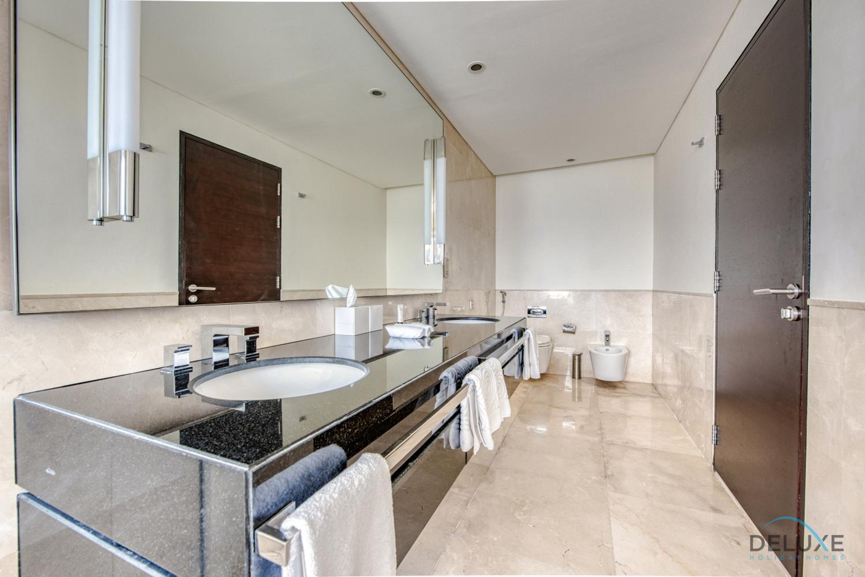 Pristine 3BR at The Address Residences Dubai Marina by Deluxe Holiday Homes