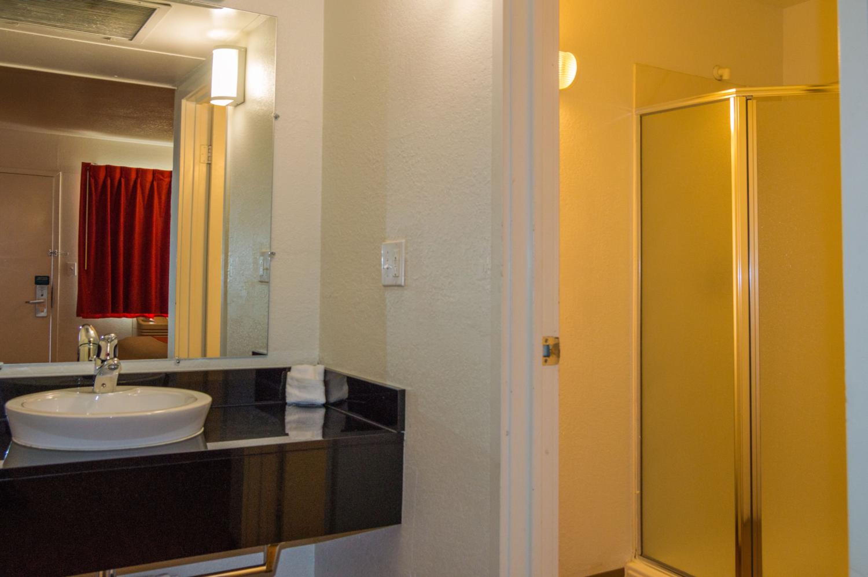 Ardmore Vacations - Motel 6-Ardmore, OK - Property Image 11