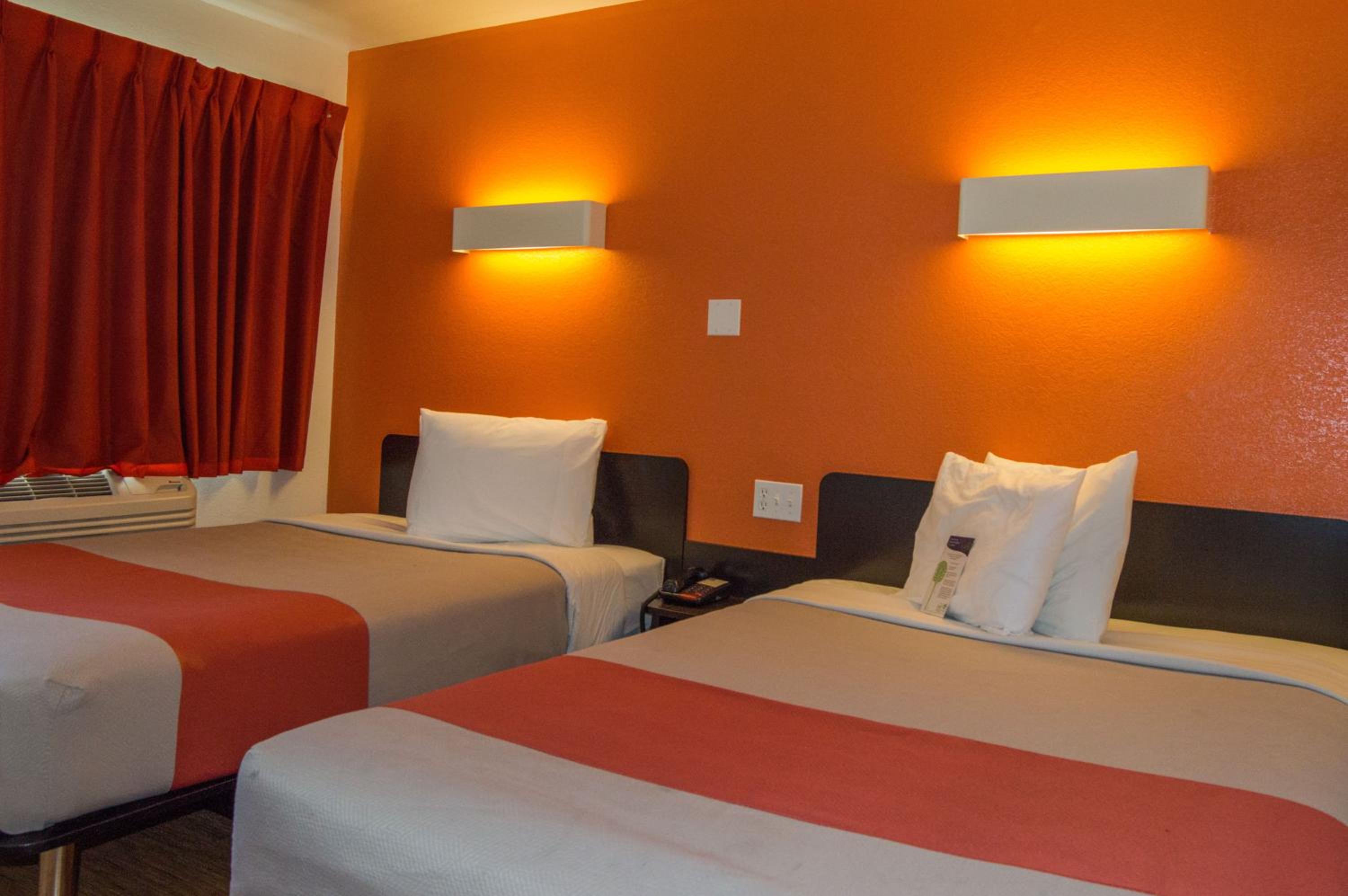 Ardmore Vacations - Motel 6-Ardmore, OK - Property Image 12