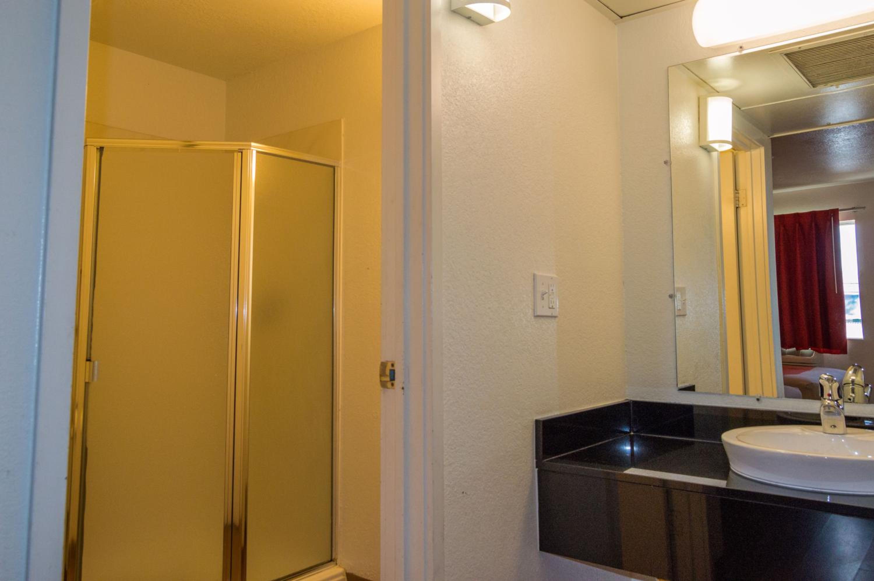 Ardmore Vacations - Motel 6-Ardmore, OK - Property Image 15