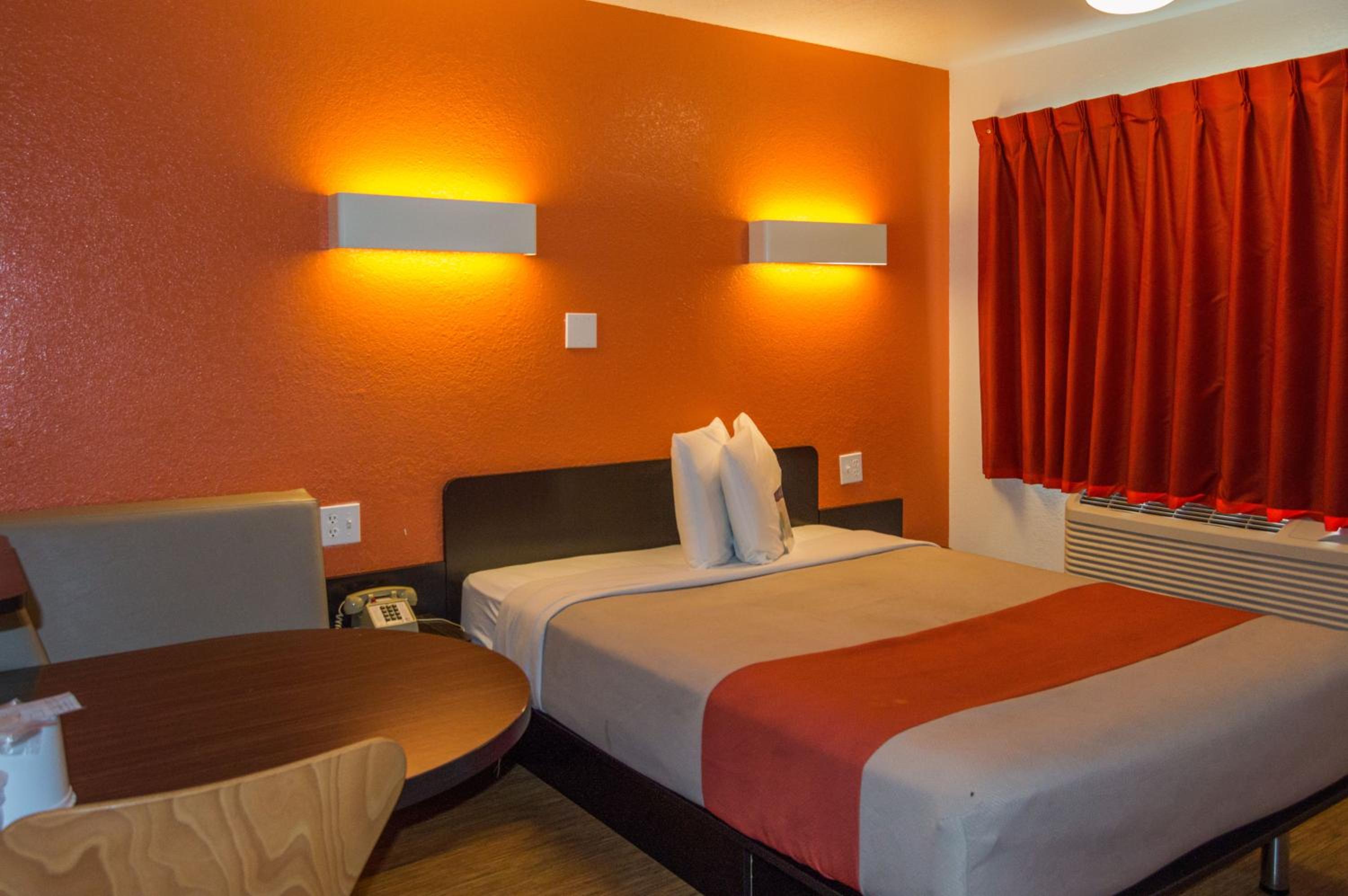 Ardmore Vacations - Motel 6-Ardmore, OK - Property Image 1