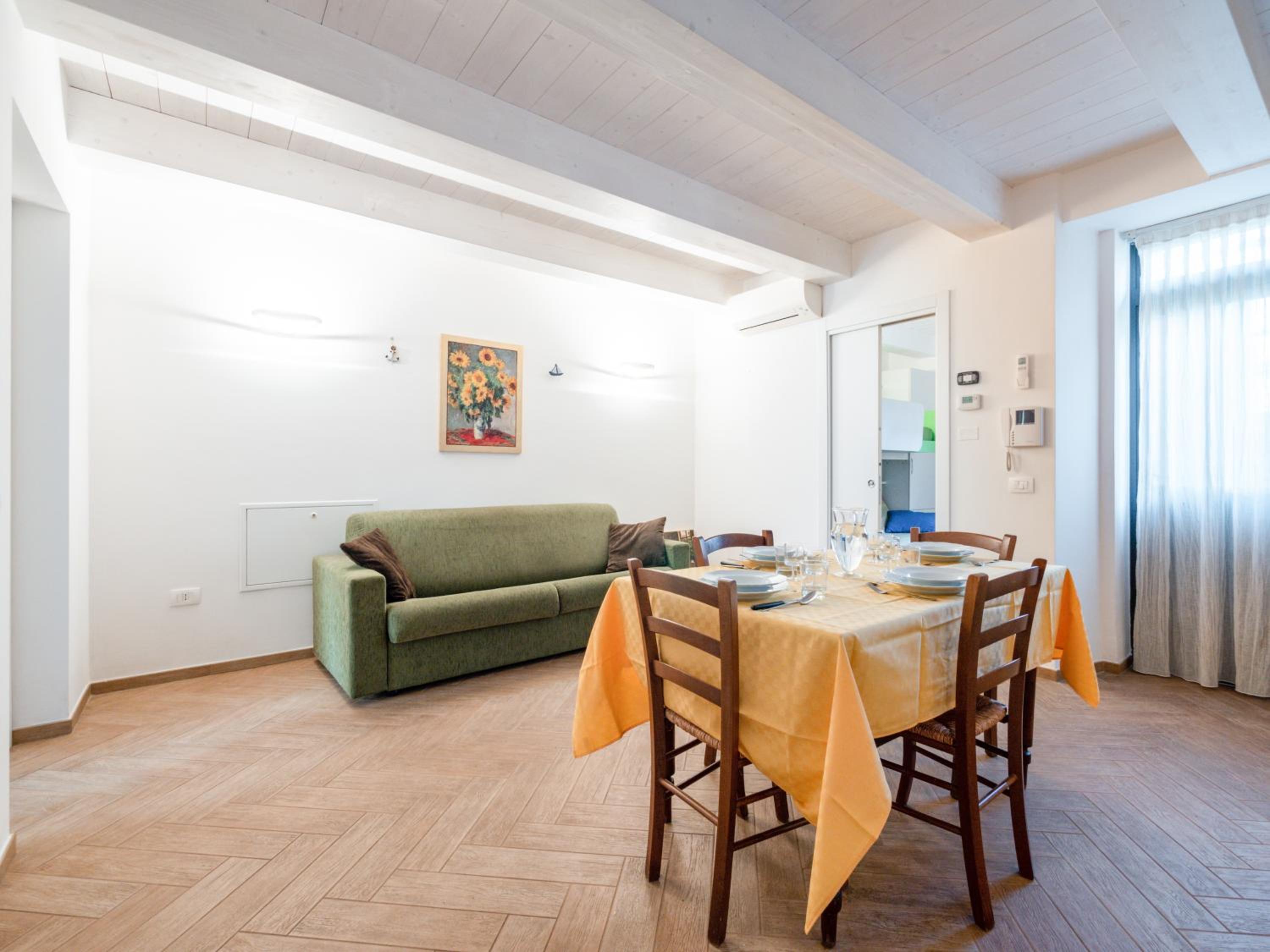 La Marina Apartment with Patio & Parking photo 3