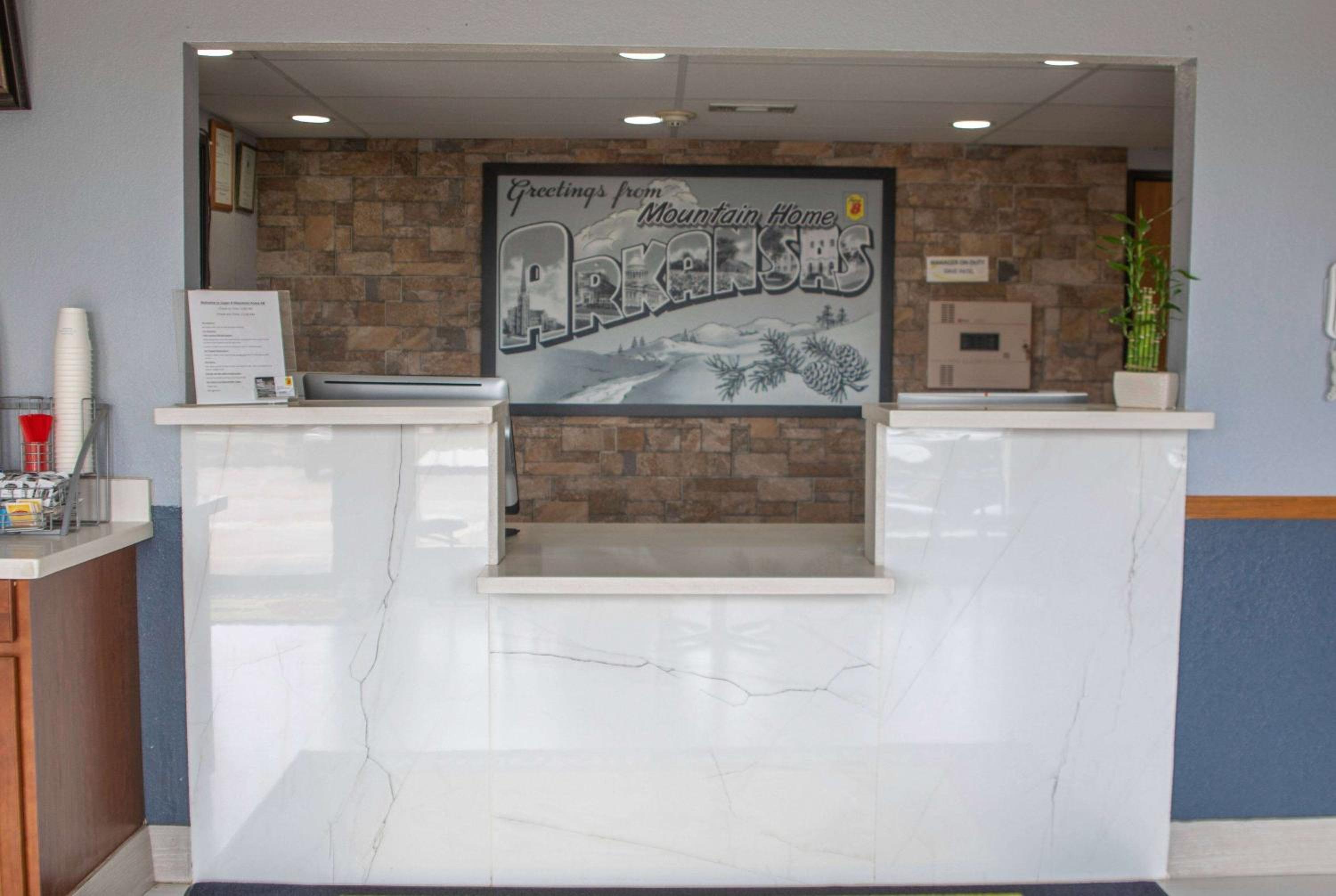Super 8 by Wyndham Mountain Home view 5