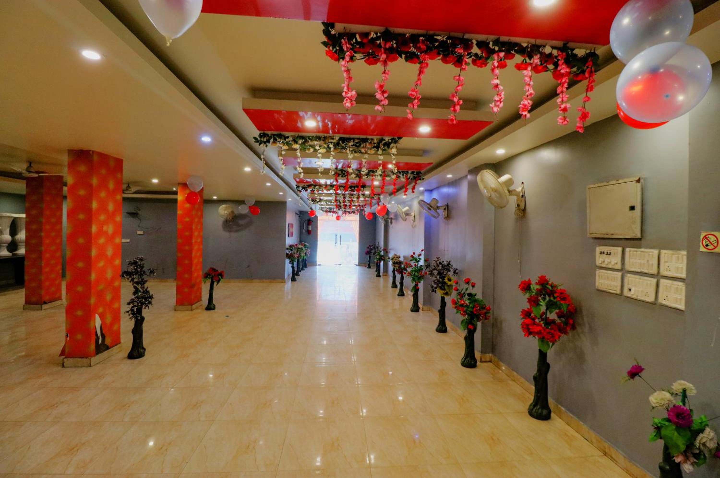 Lobby & Reception