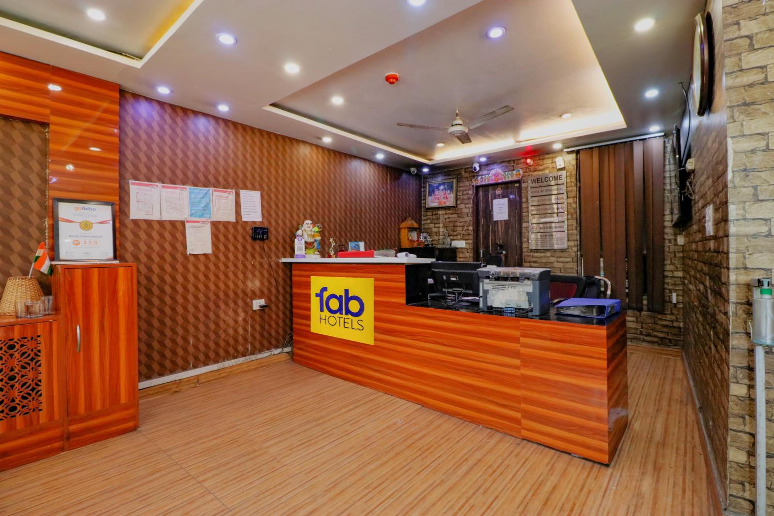 Lobby & Reception