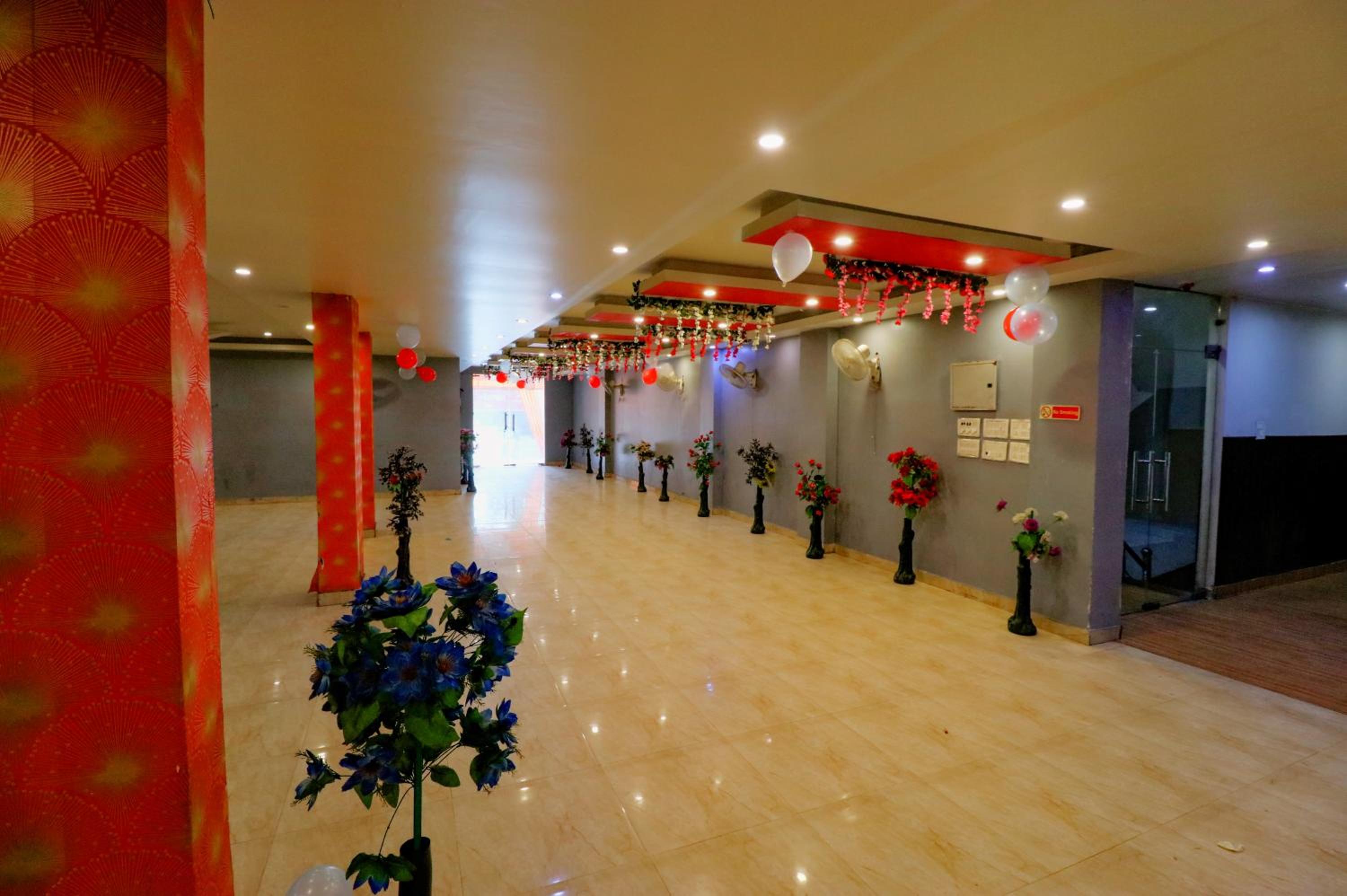Lobby & Reception