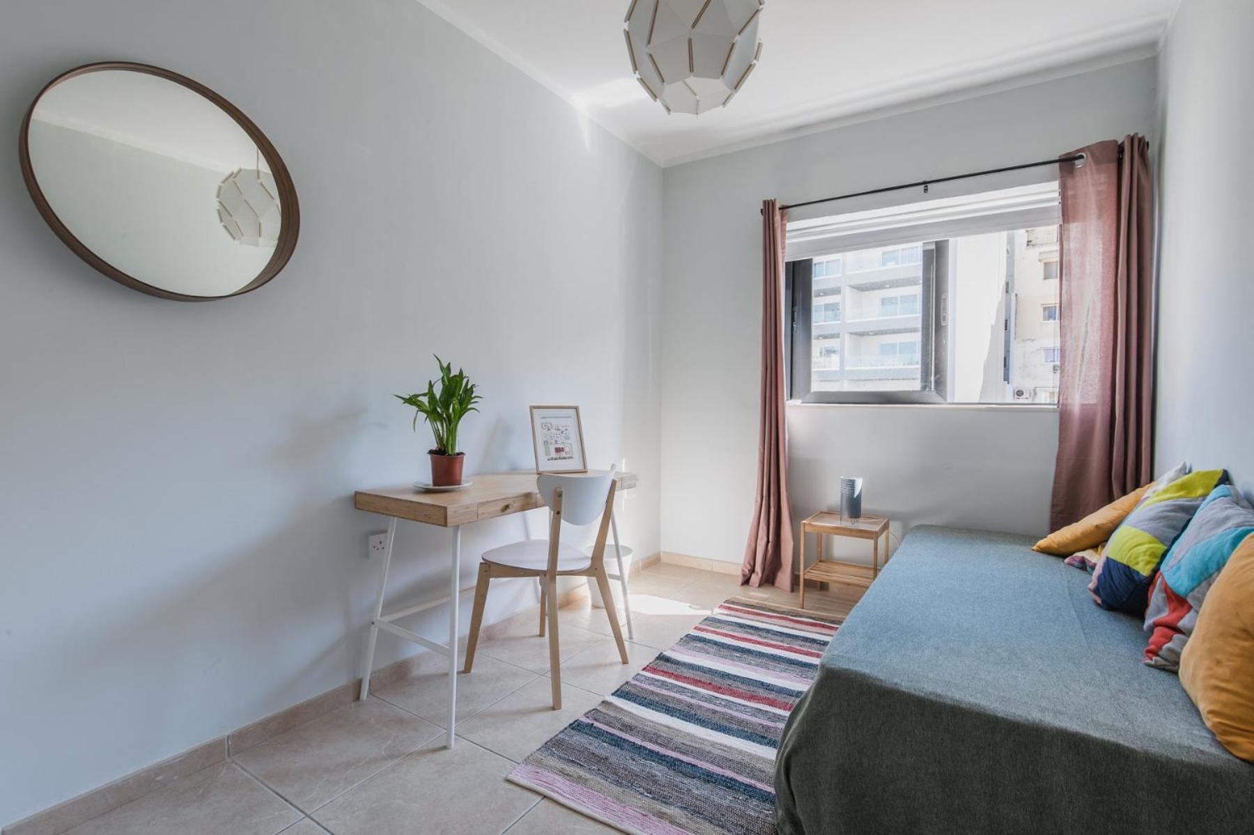 Stylish 3 Bedroom Apartment - St. Julians - 5 mins from Balluta Bay photo 3