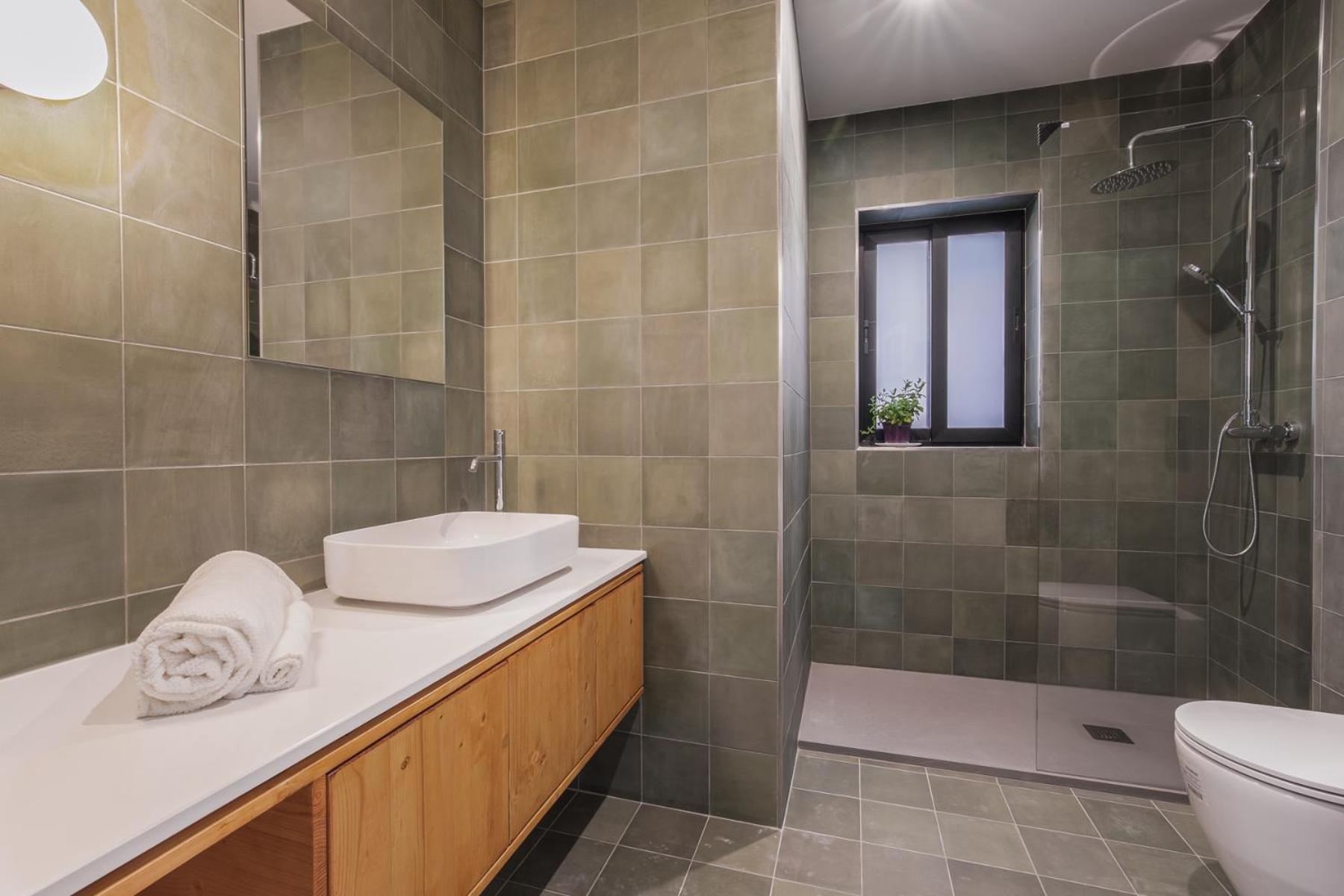 Stylish 3 Bedroom Apartment - St. Julians - 5 mins from Balluta Bay photo 3