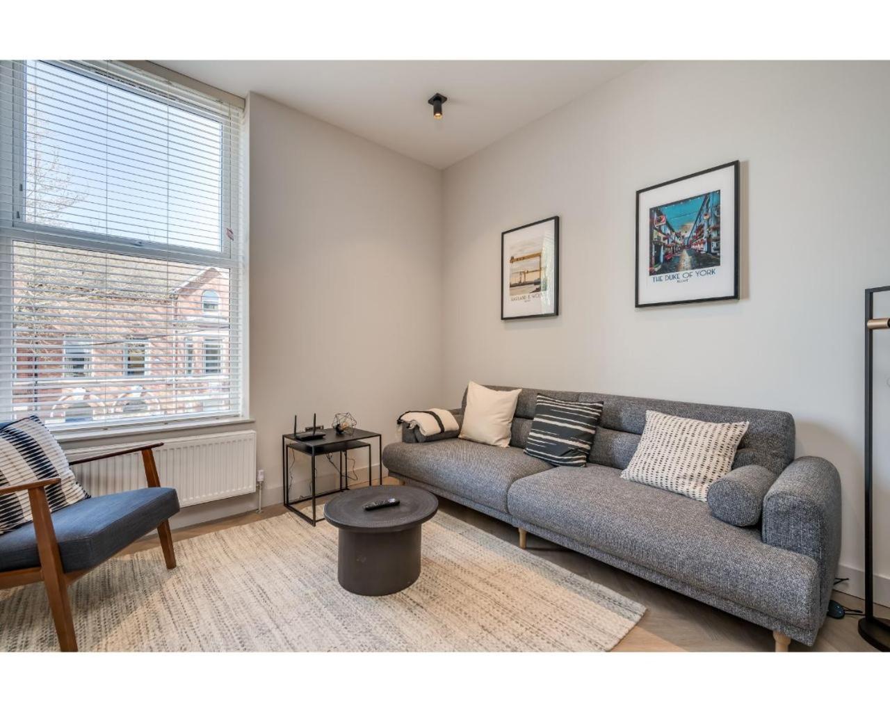 Central Belfast Apartments: University Street view 3