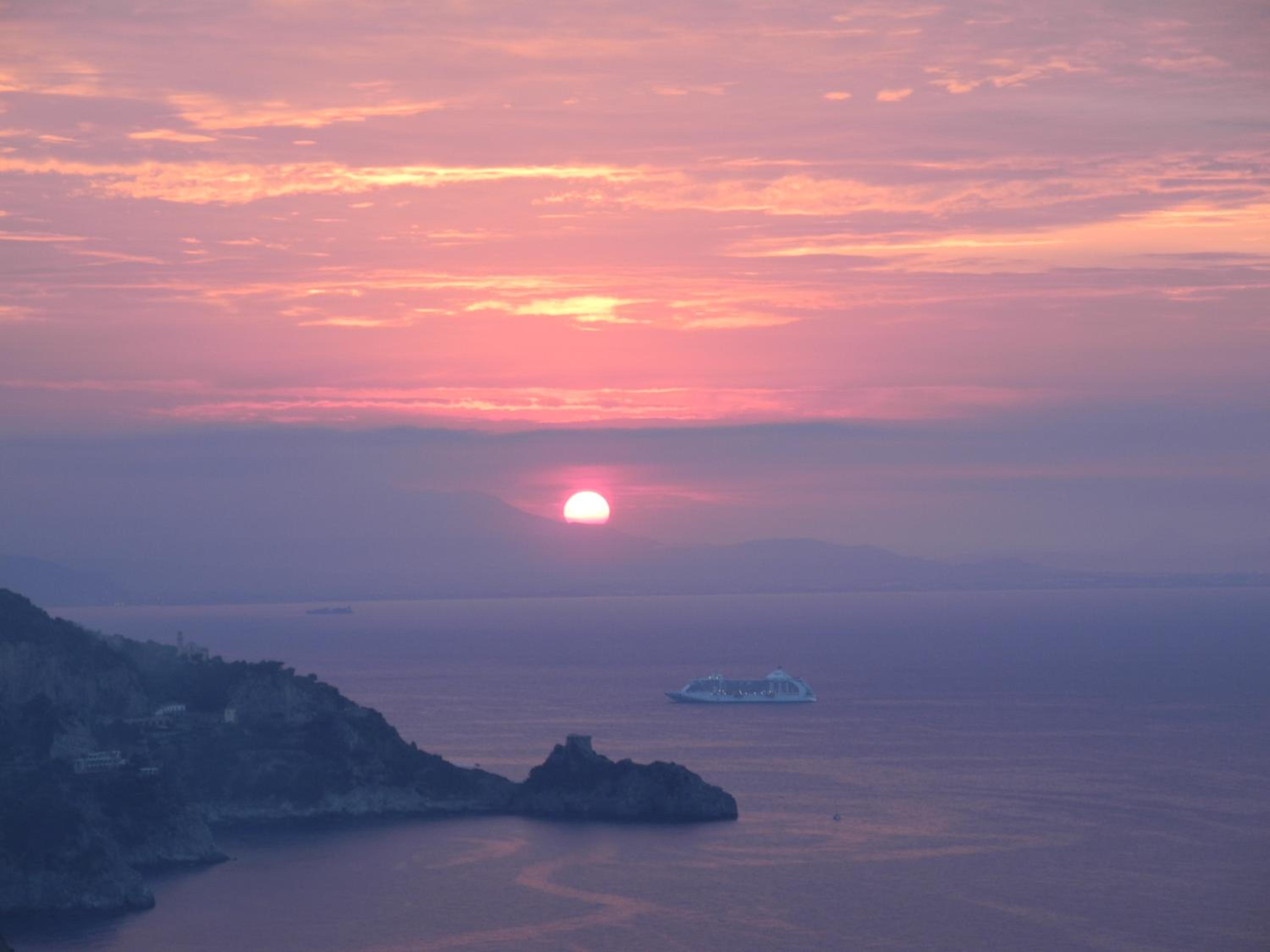 Moonlight house photo 2