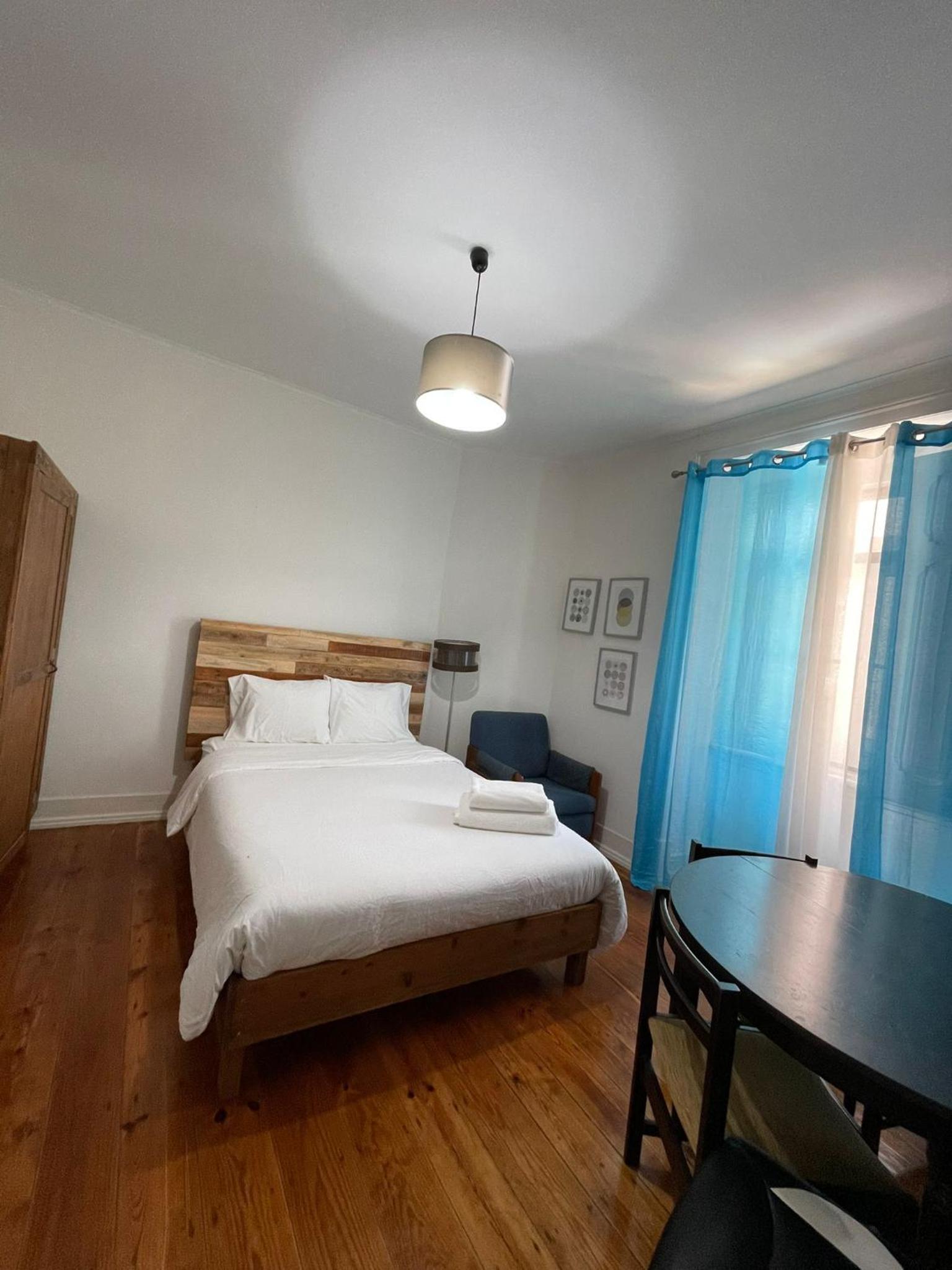 Retro M2 R4 - Lovely Double Room with Shared Bathroom view 5