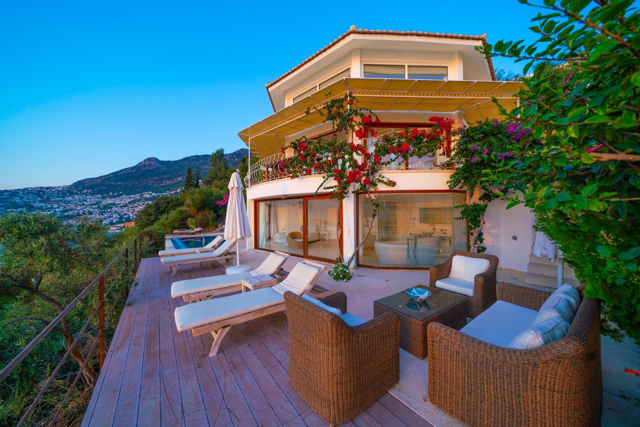 Hotel Villa Mahal becomes Villa Mahal Otel. - Image 23