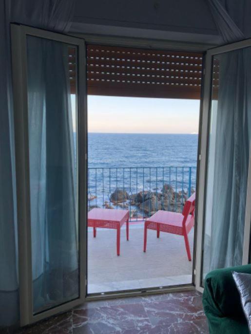 APPARTAMENTO FRONTE MARE ACi TREZZA photo 3