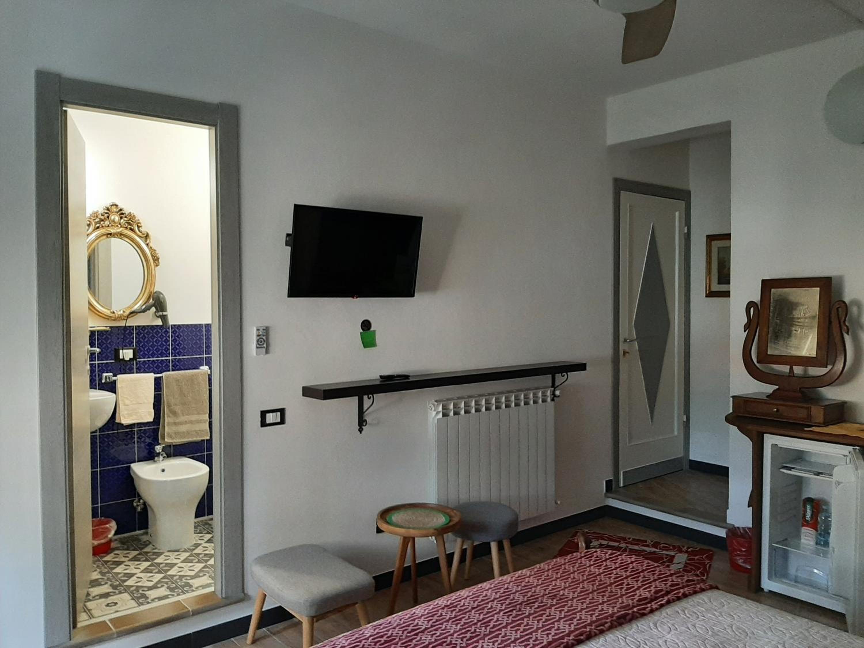 Retro' BeB en La Spezia — hotel room