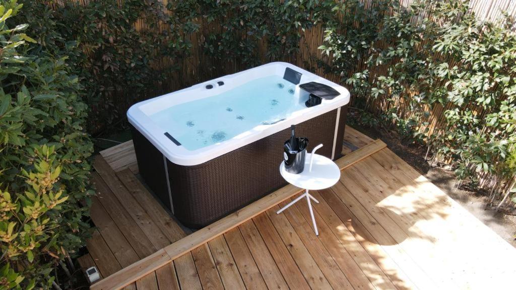 Bubble Room Tuscany view 4