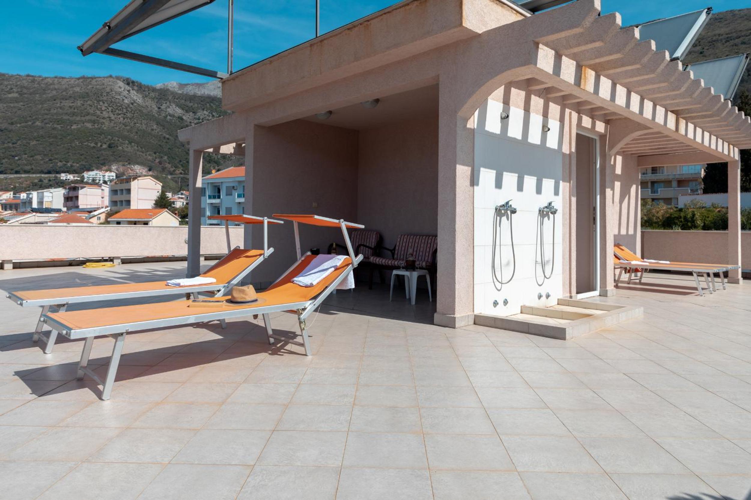 Petrovac Holiday Apartments