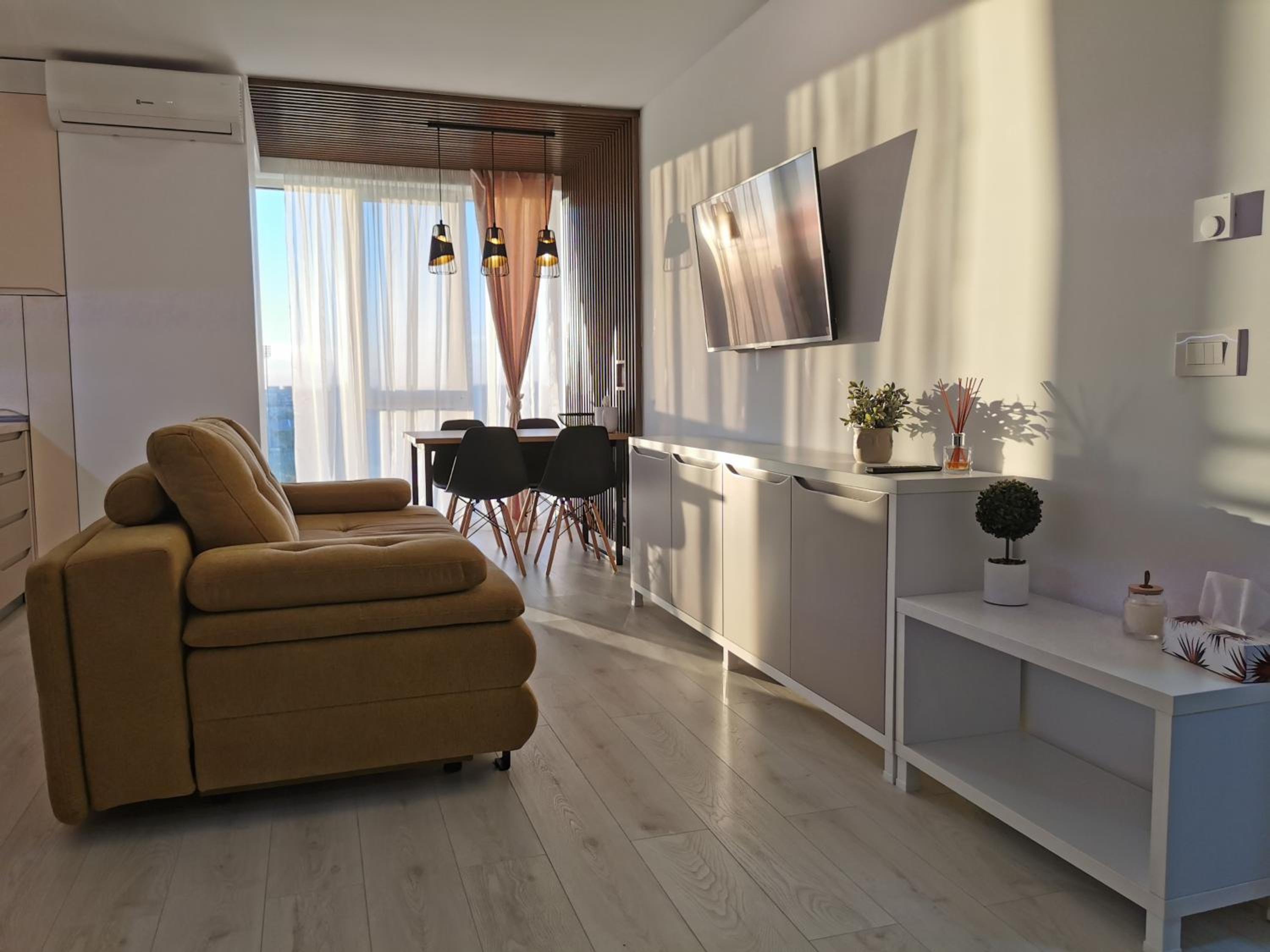 11th Floor Luxury Residence view 2