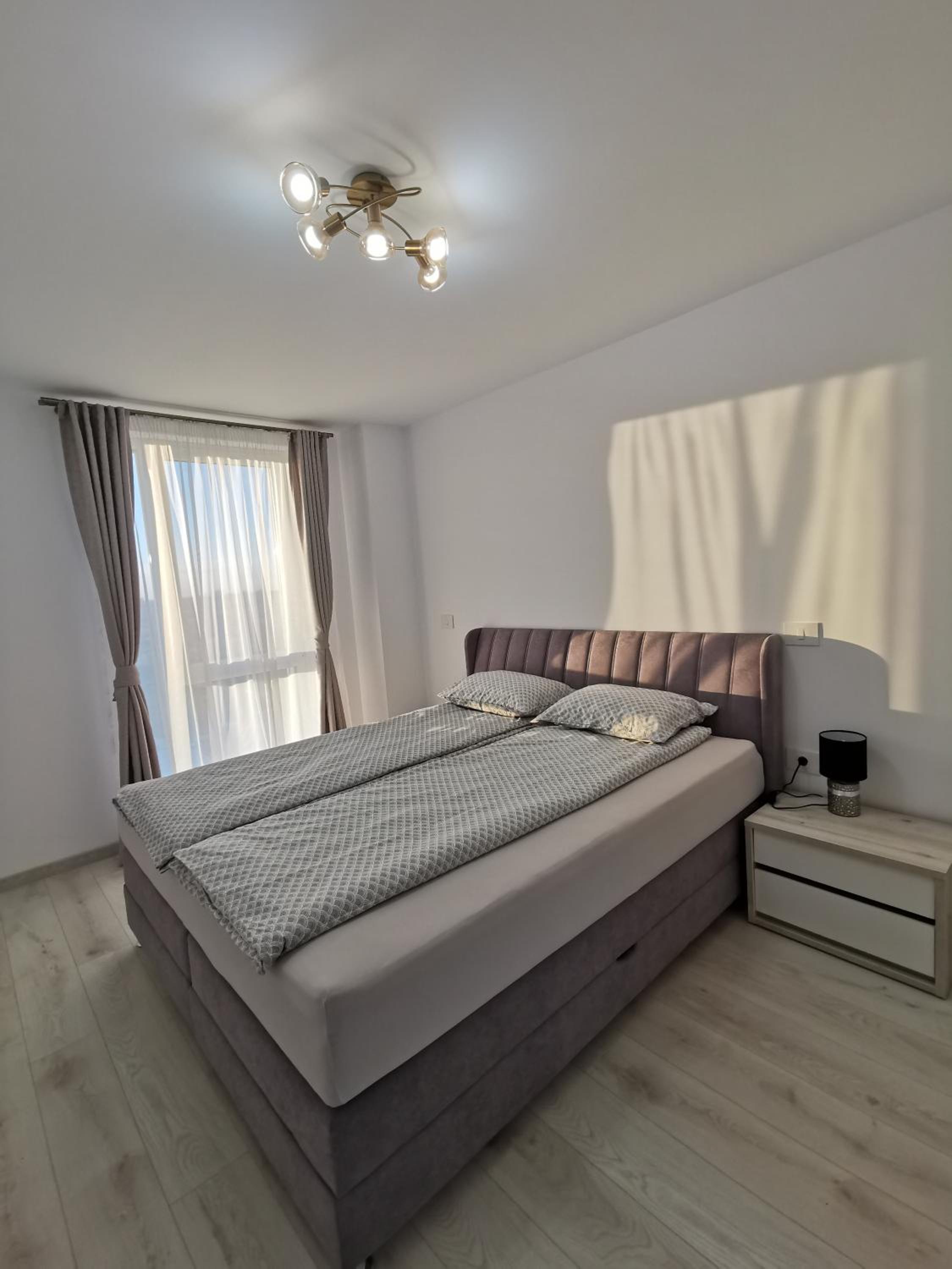 11th Floor Luxury Residence view 4