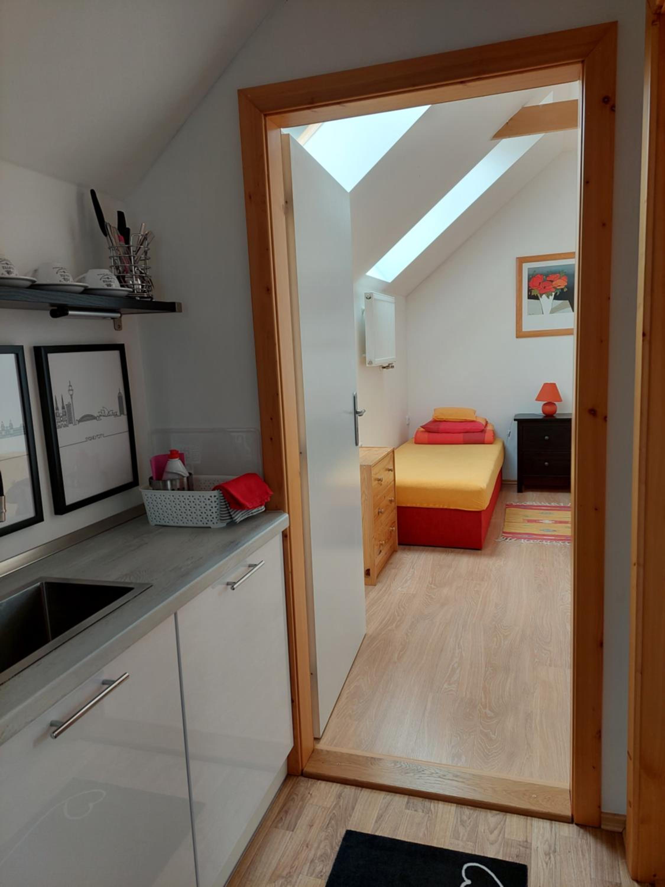 Dvoupokojový apartmán s kuchyňským koutem view 4