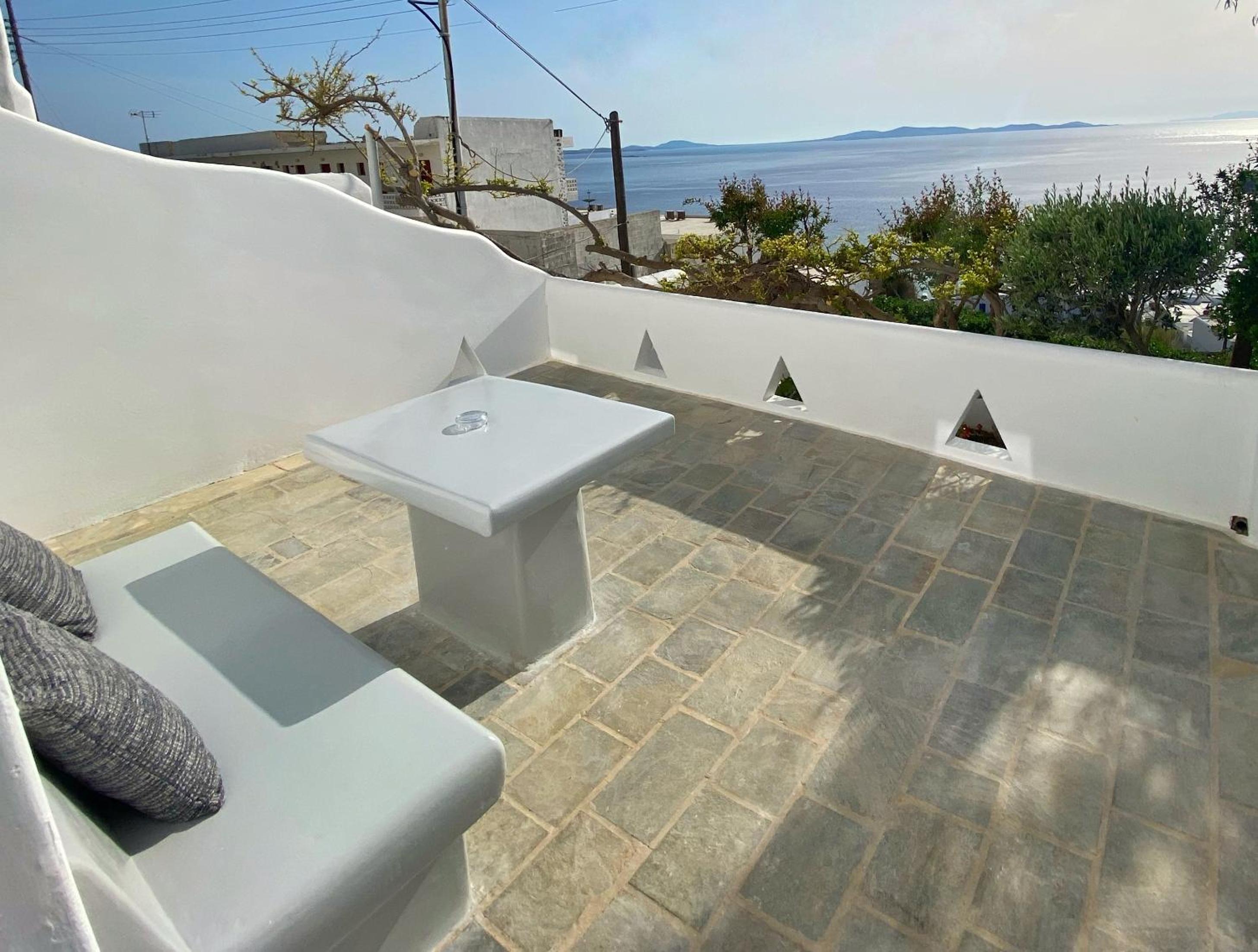 Zisis Pension
