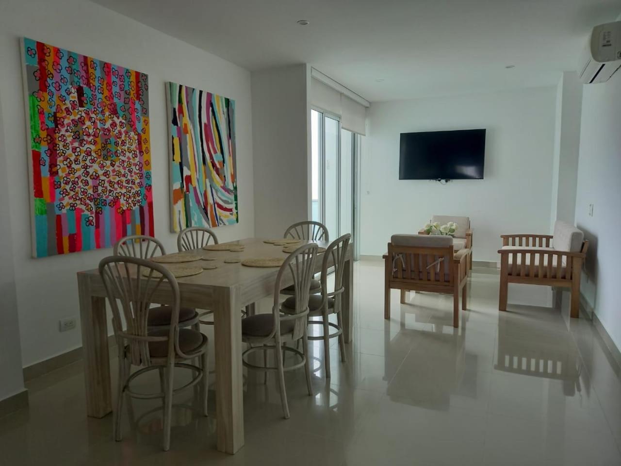 Apartamento con balcon y vista al mar en Coveñas