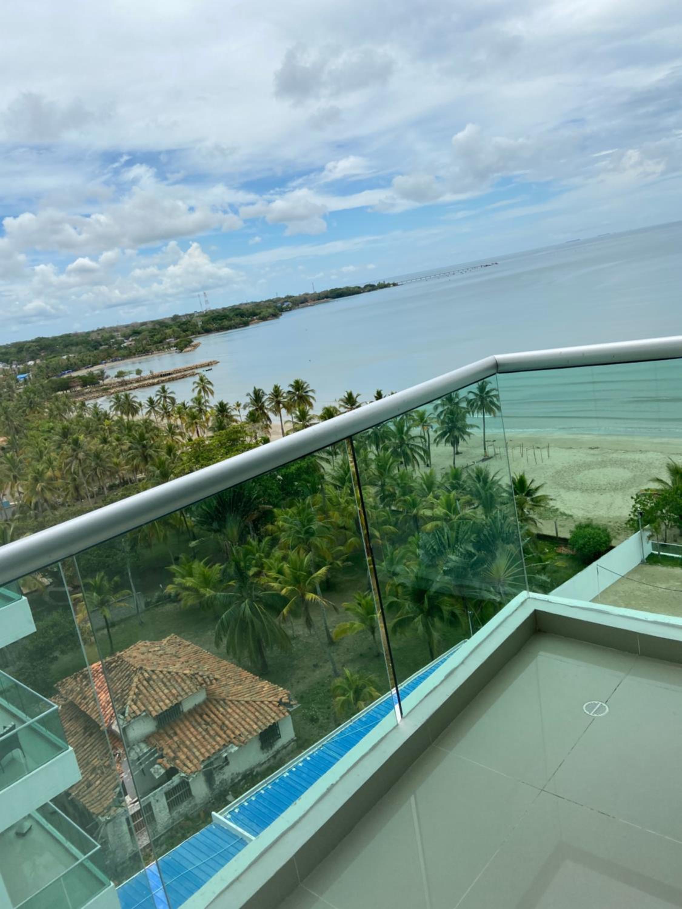 Apartamento con balcon y vista al mar en Coveñas