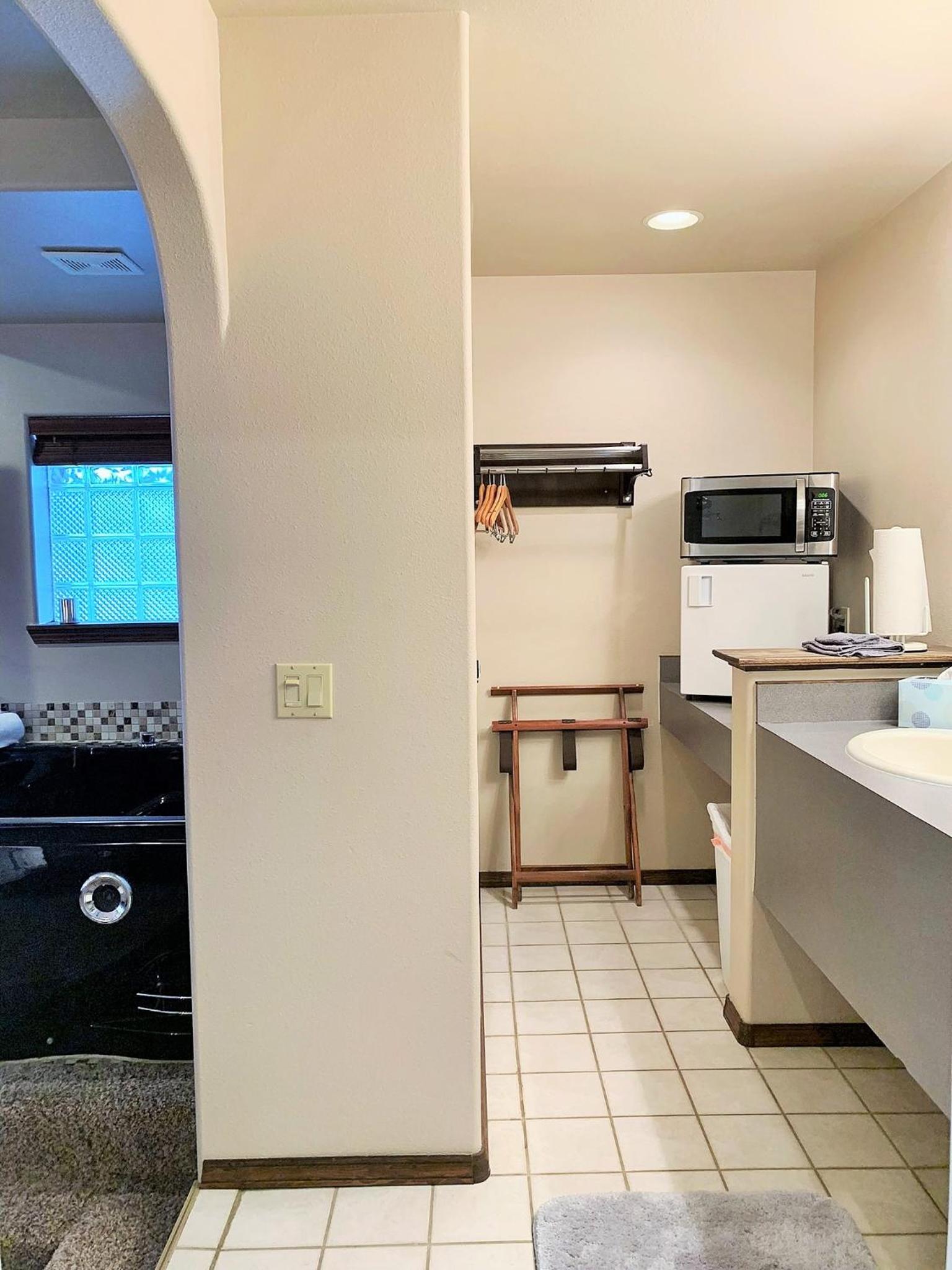 Breakers Boutique Inn