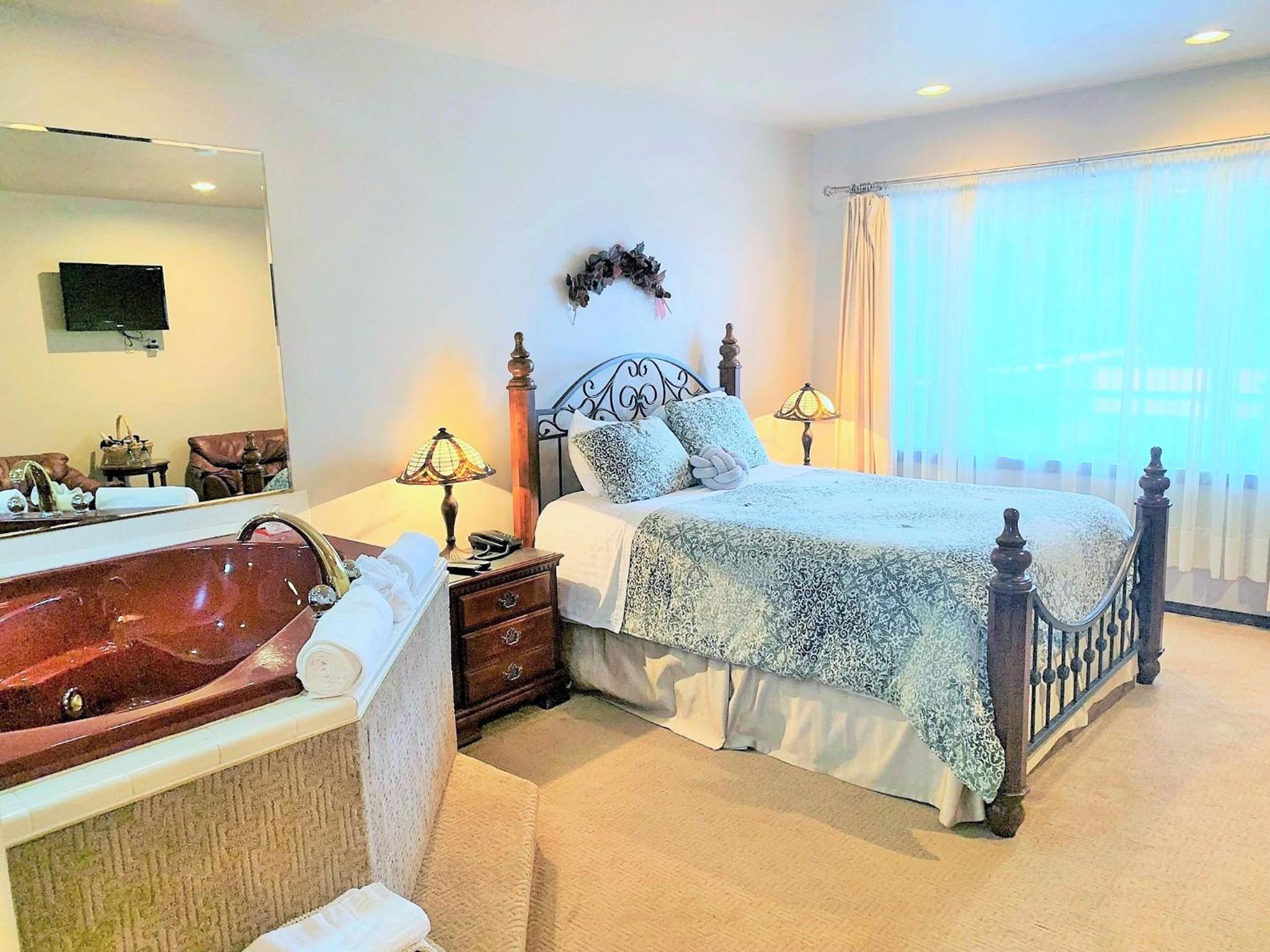 Breakers Boutique Inn