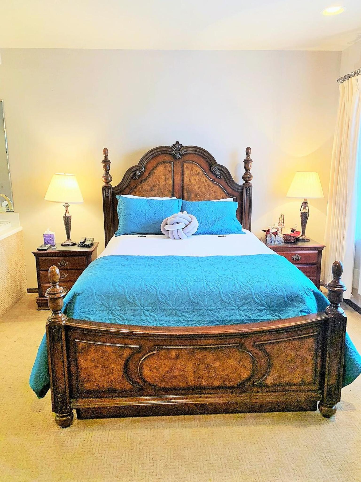Breakers Boutique Inn