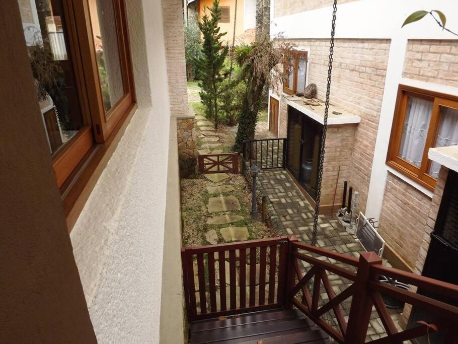 Casa MARAVILHOSA com 4 Suítes em Condomínio