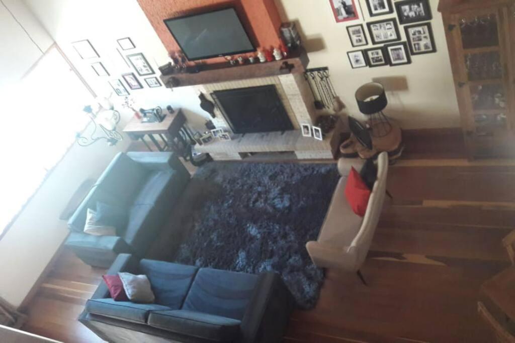 Casa MARAVILHOSA com 4 Suítes em Condomínio