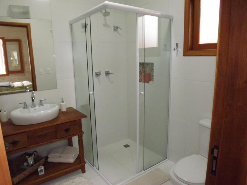 Casa MARAVILHOSA com 4 Suítes em Condomínio