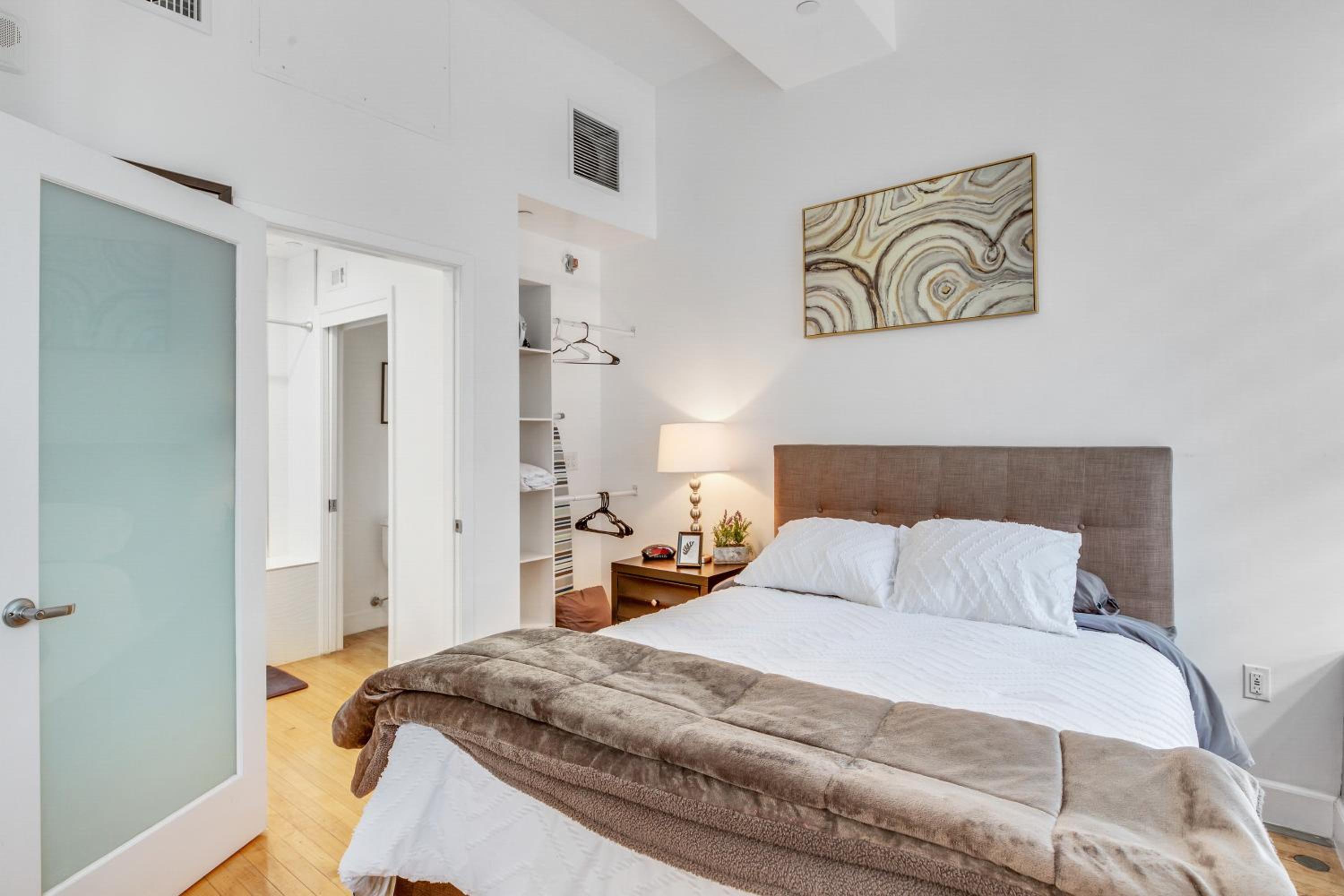 One Lux Stay HWH Downtown Los Angeles