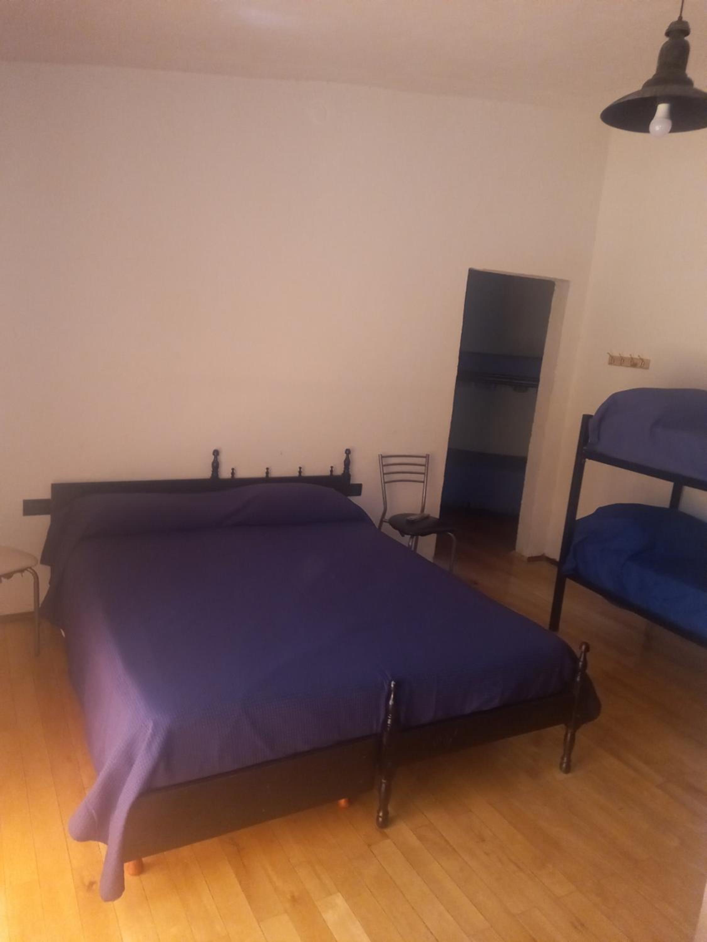 Alojamiento en casa quinta, habitación privada