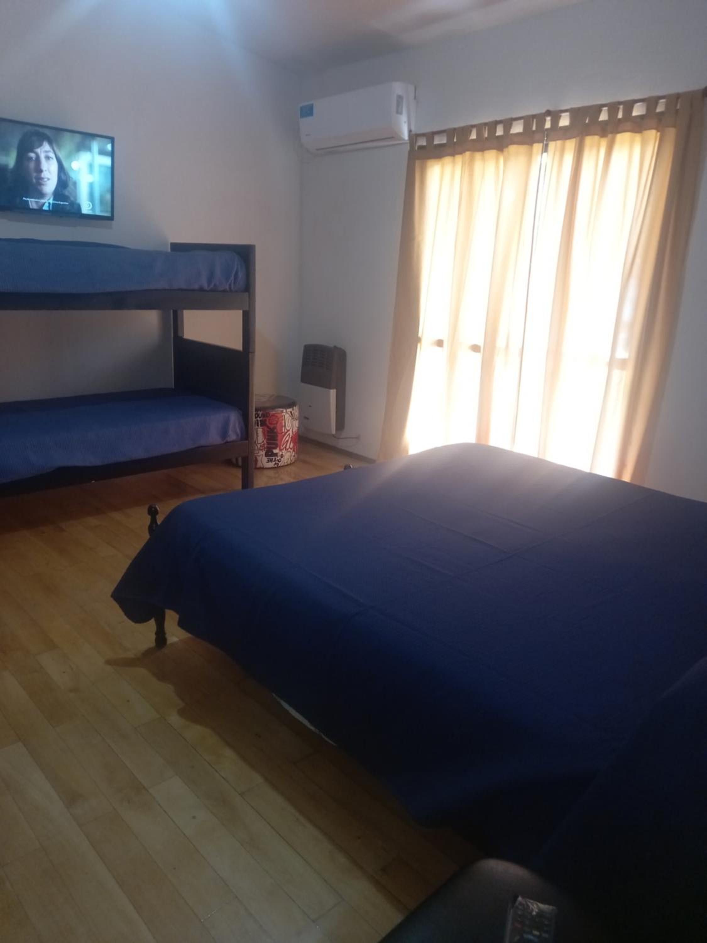 Alojamiento en casa quinta, habitación privada
