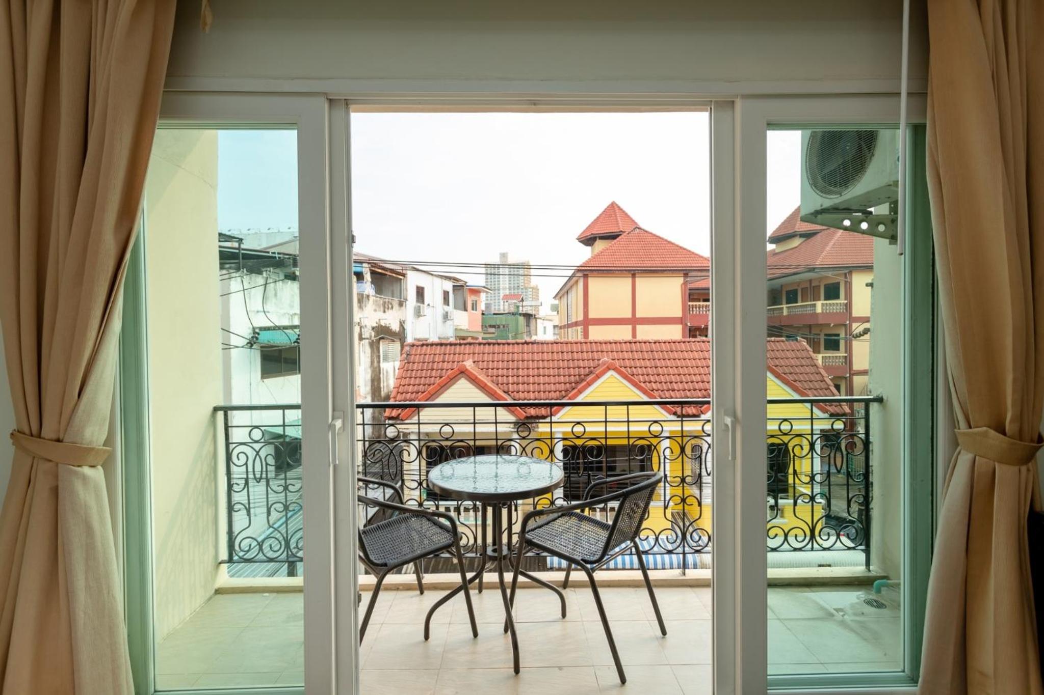 balcony