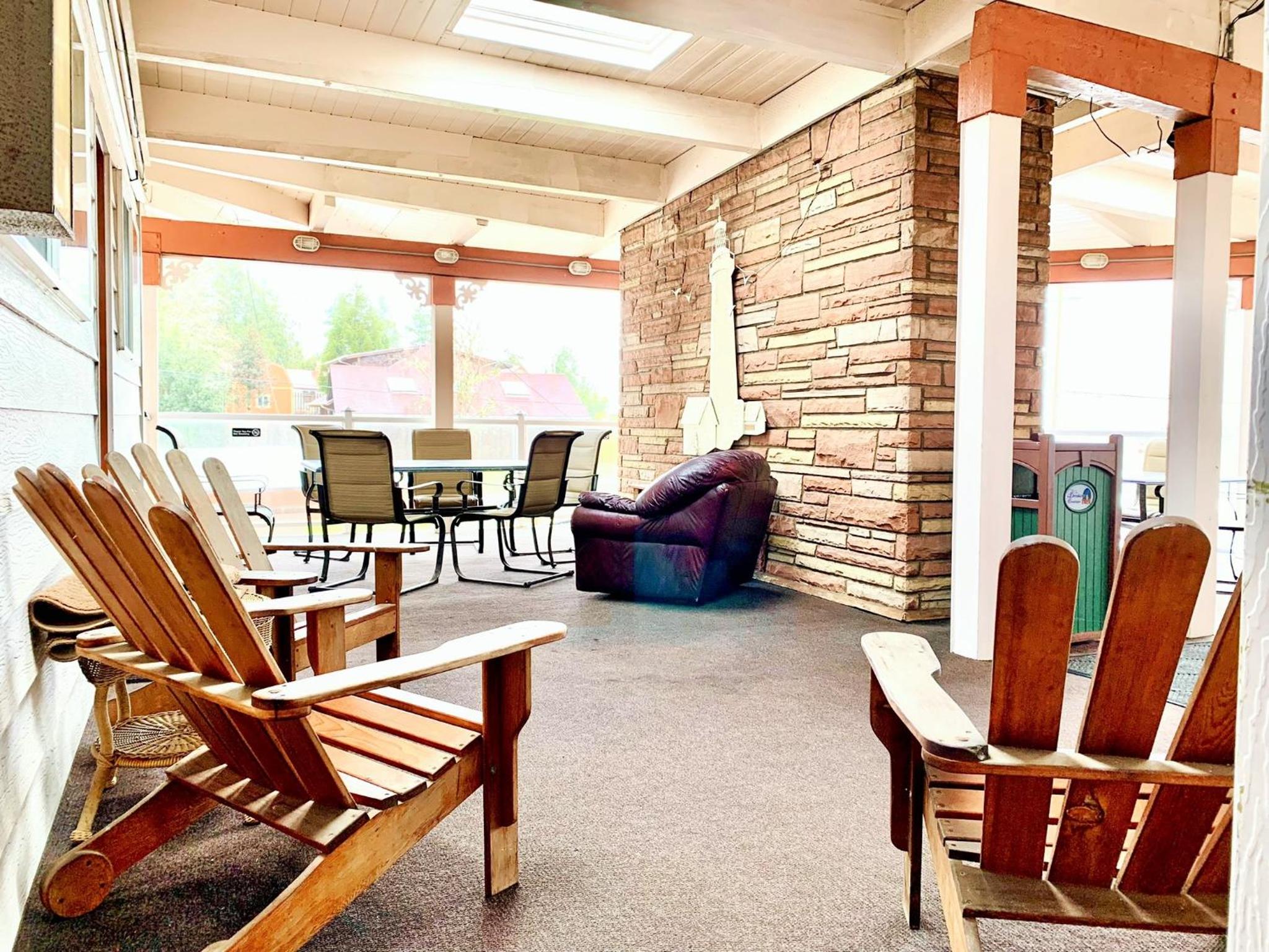 Breakers Boutique Inn
