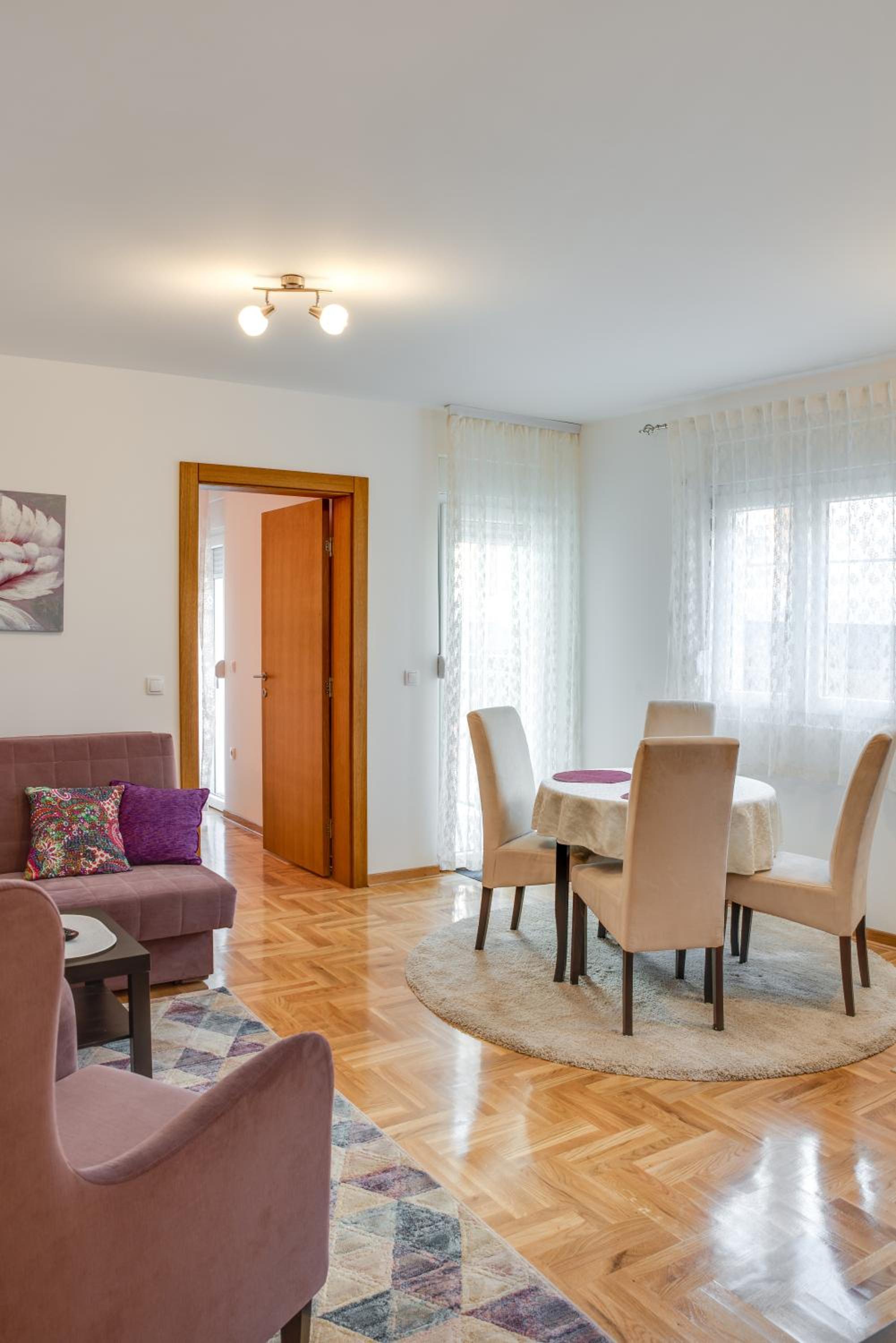 Apartment Joy by Central view 3