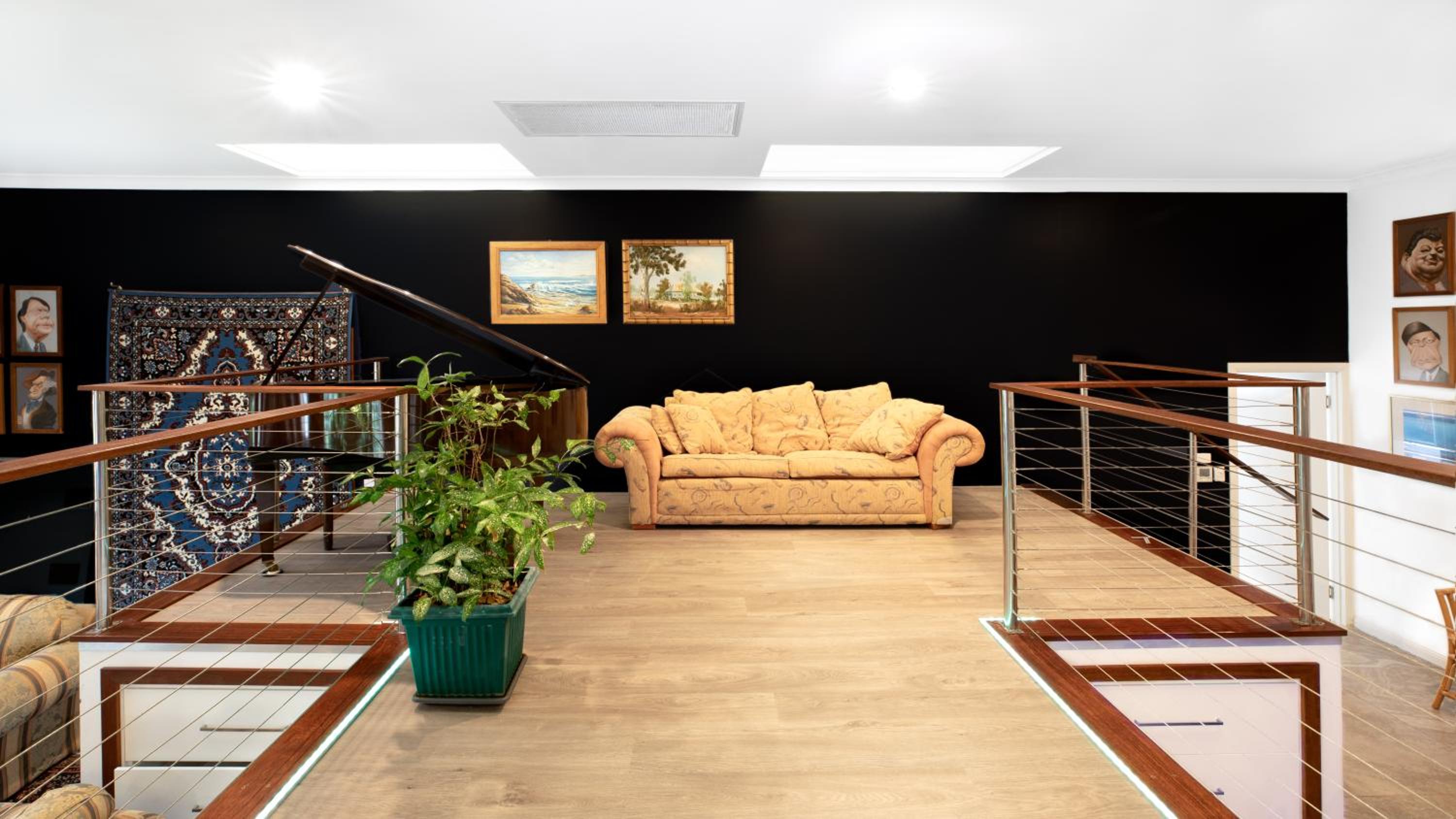 Luxury Penthouse 5 BDR 3 Bath Twin Rain Showers 365 sq mtrs view 2