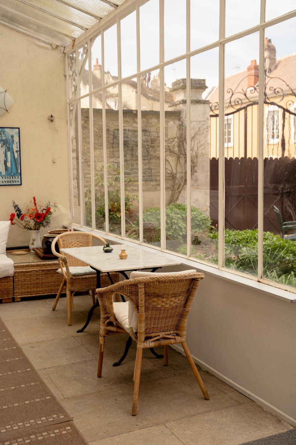 L'Escapade Place Voltaire view 3