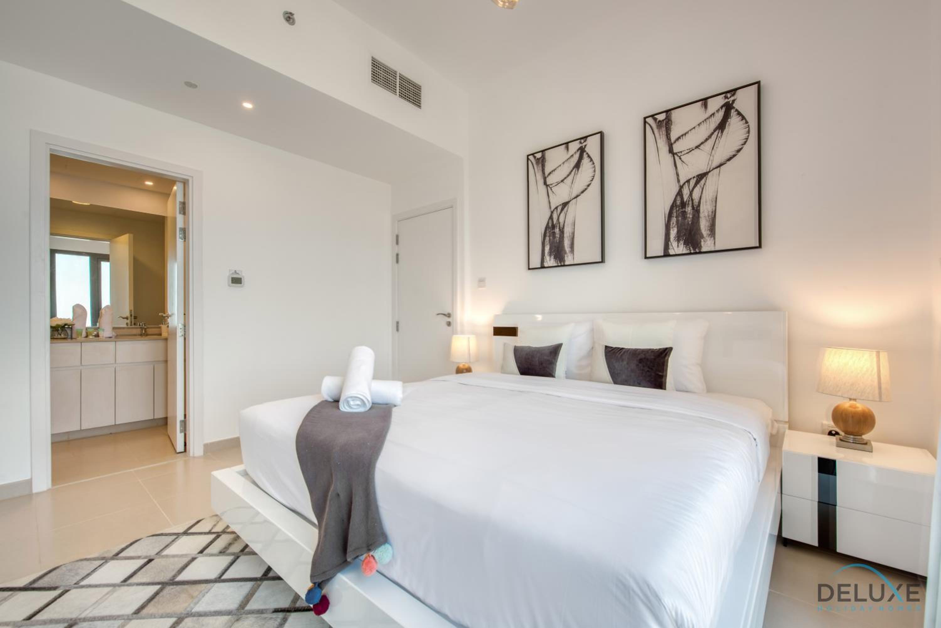 Fancy 2BR at Hayat Boulevard 2A Town Square By Deluxe Holiday Home