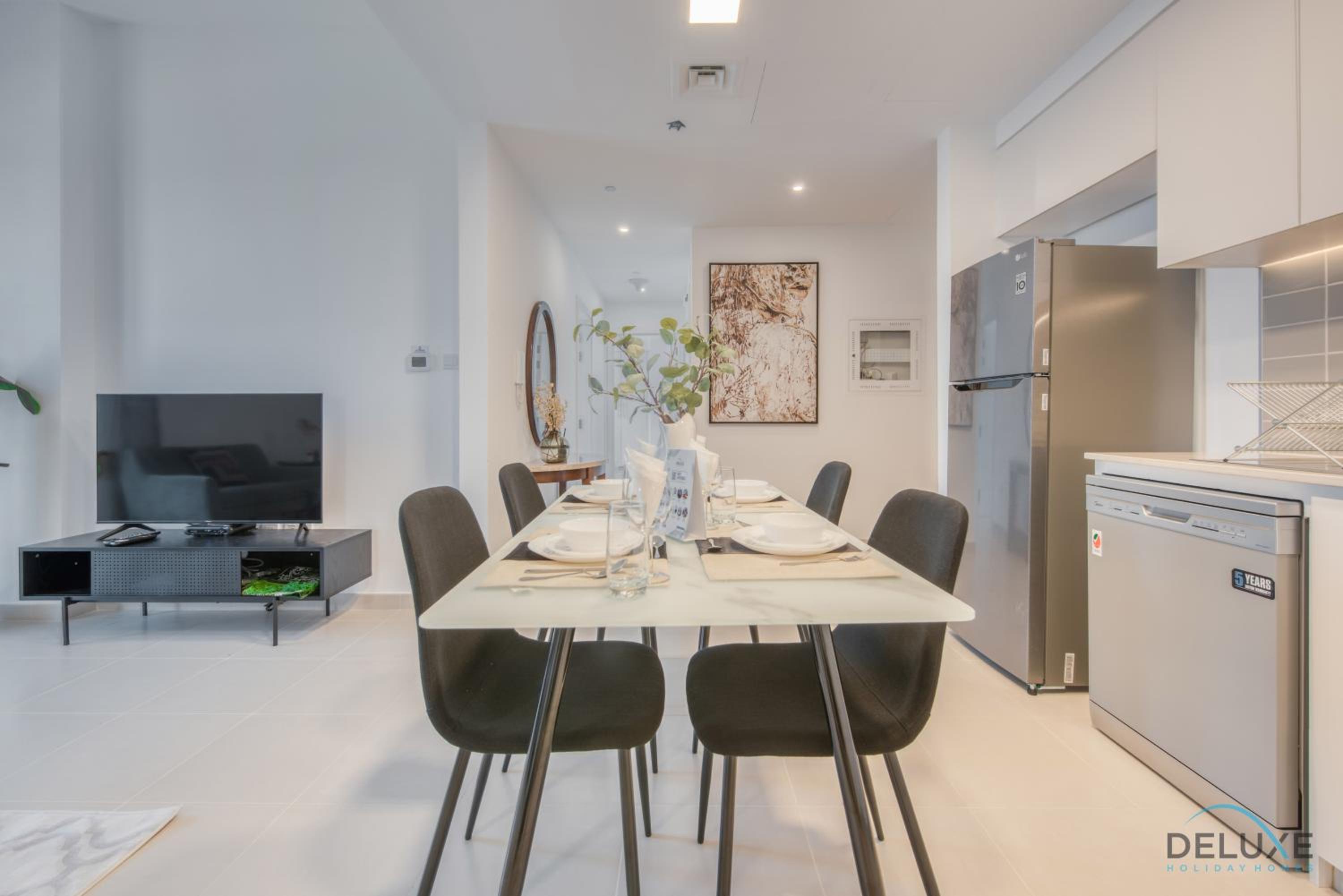 Fancy 2BR at Hayat Boulevard 2A Town Square By Deluxe Holiday Home