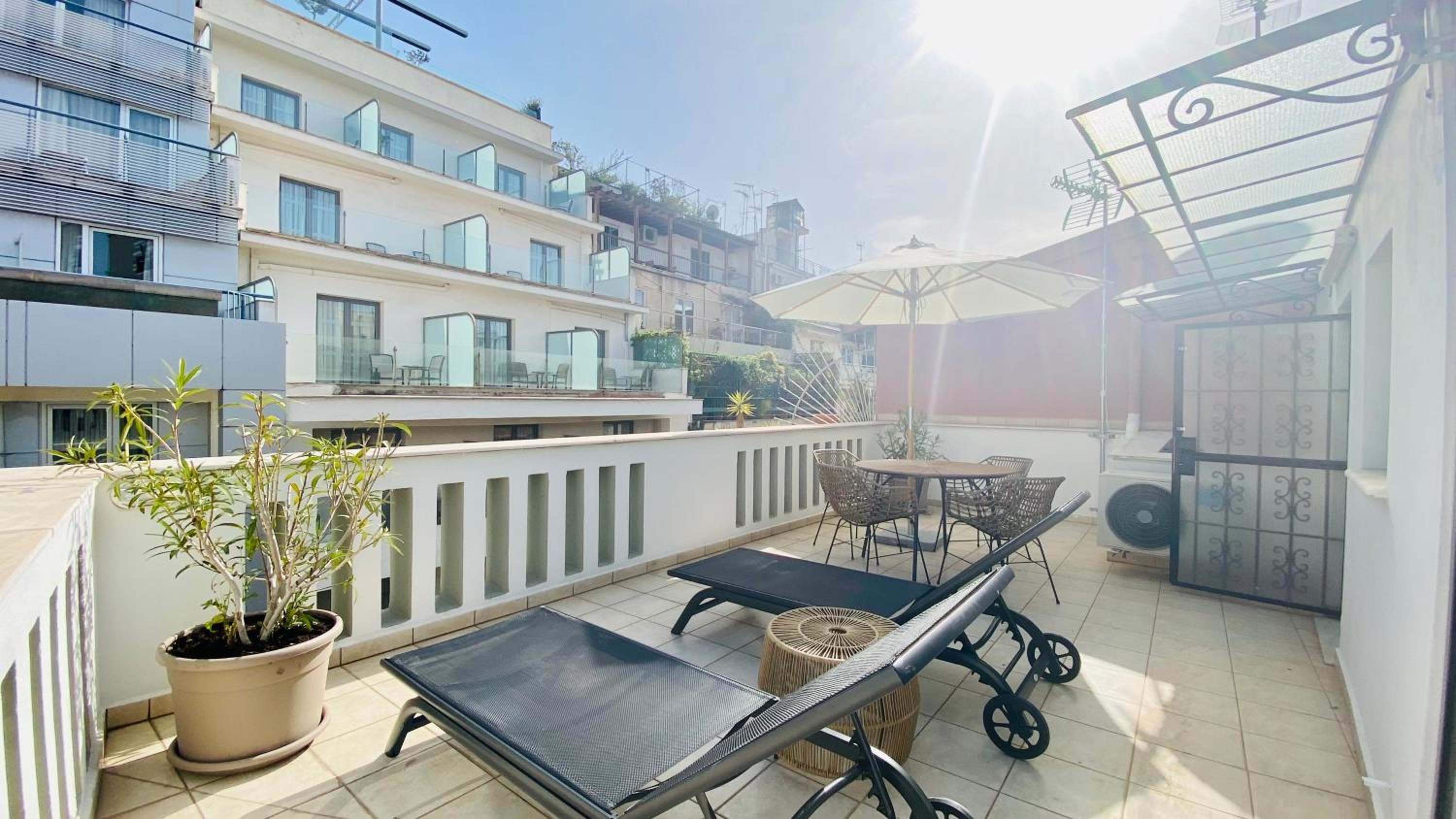 Goldfish Apartment - Plaka