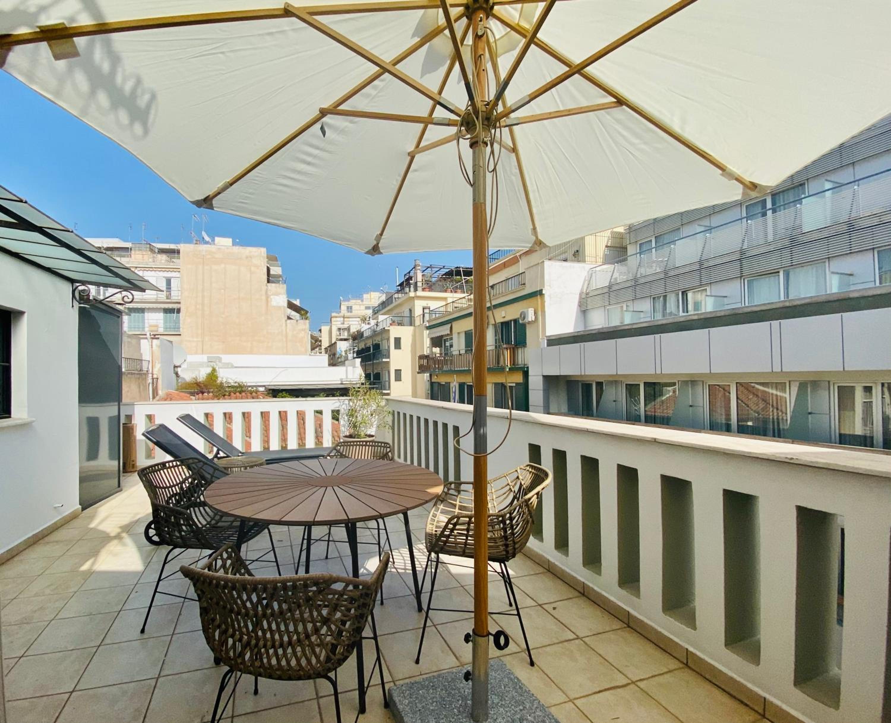 Goldfish Apartment - Plaka