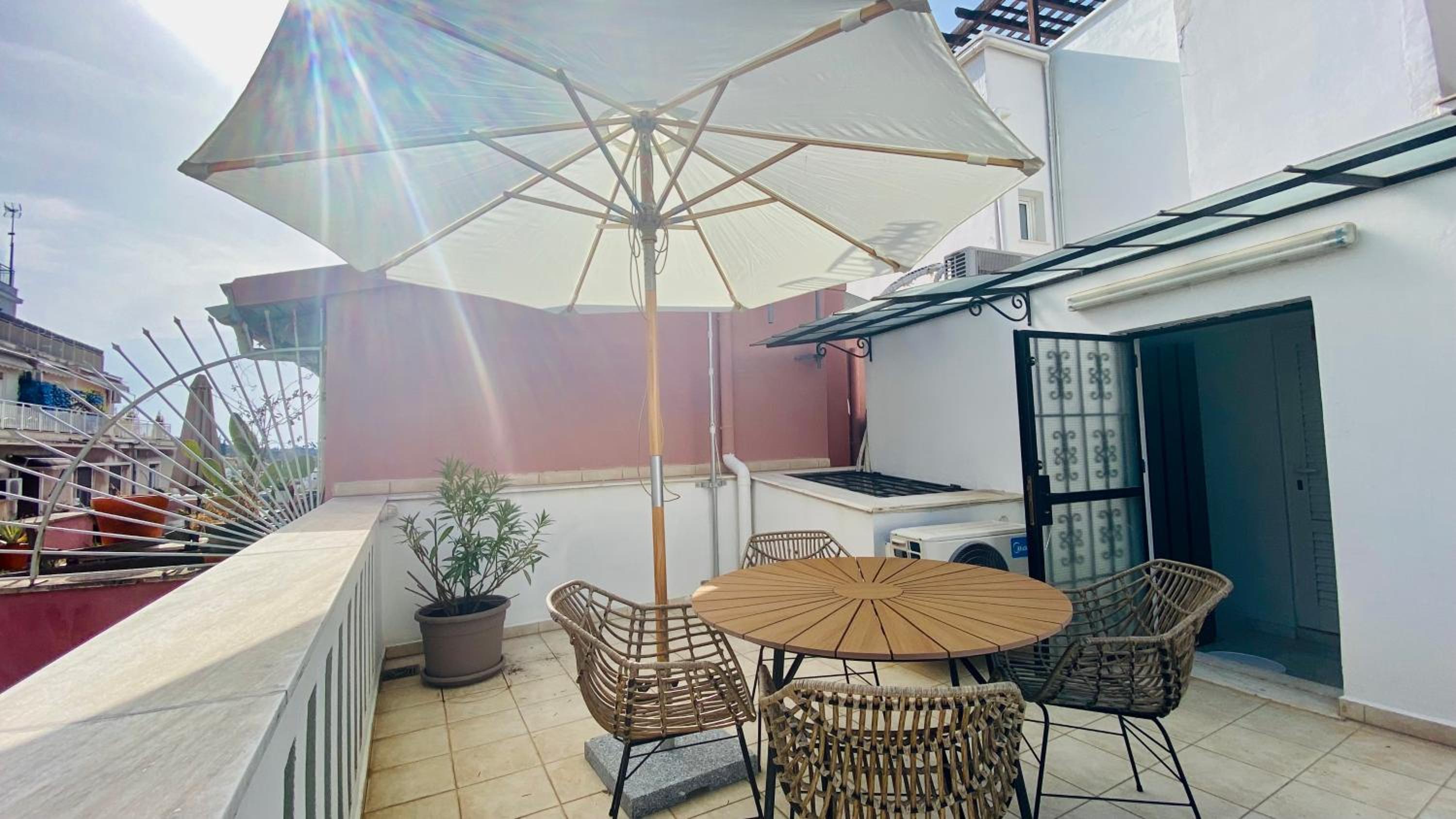 Whale Apartment - Plaka