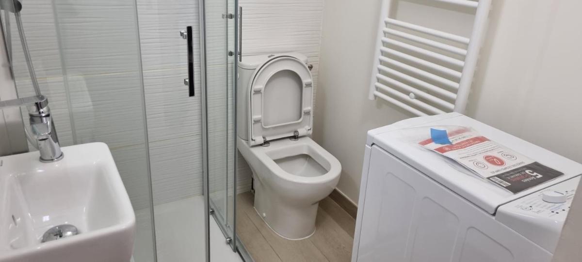 STUDETTE DERRIERE HOTEL MARTINEZ photo 5