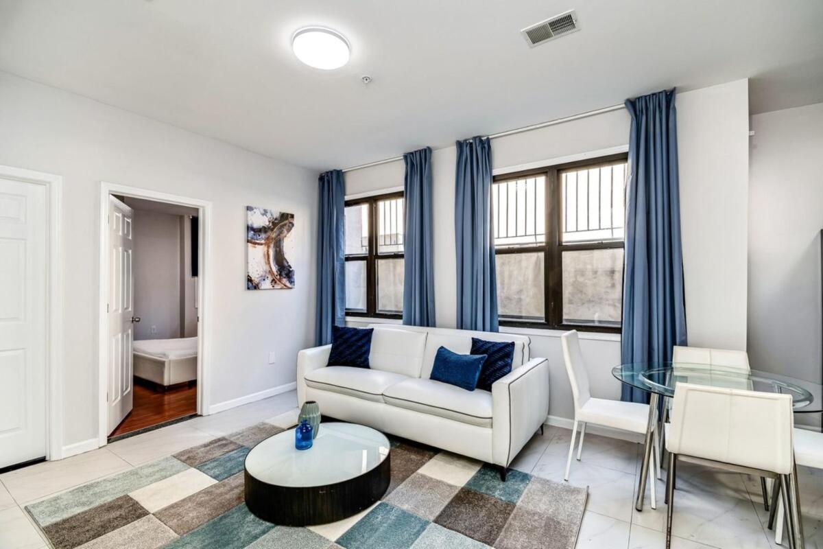 A touch of blue! Stylish 2BD next to Reading Terminal Market view 3