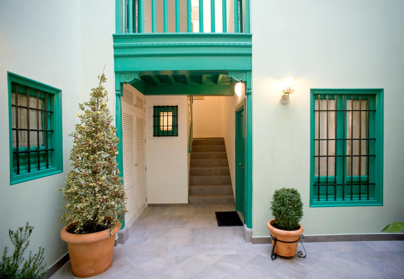 Laurel Suites Apartments