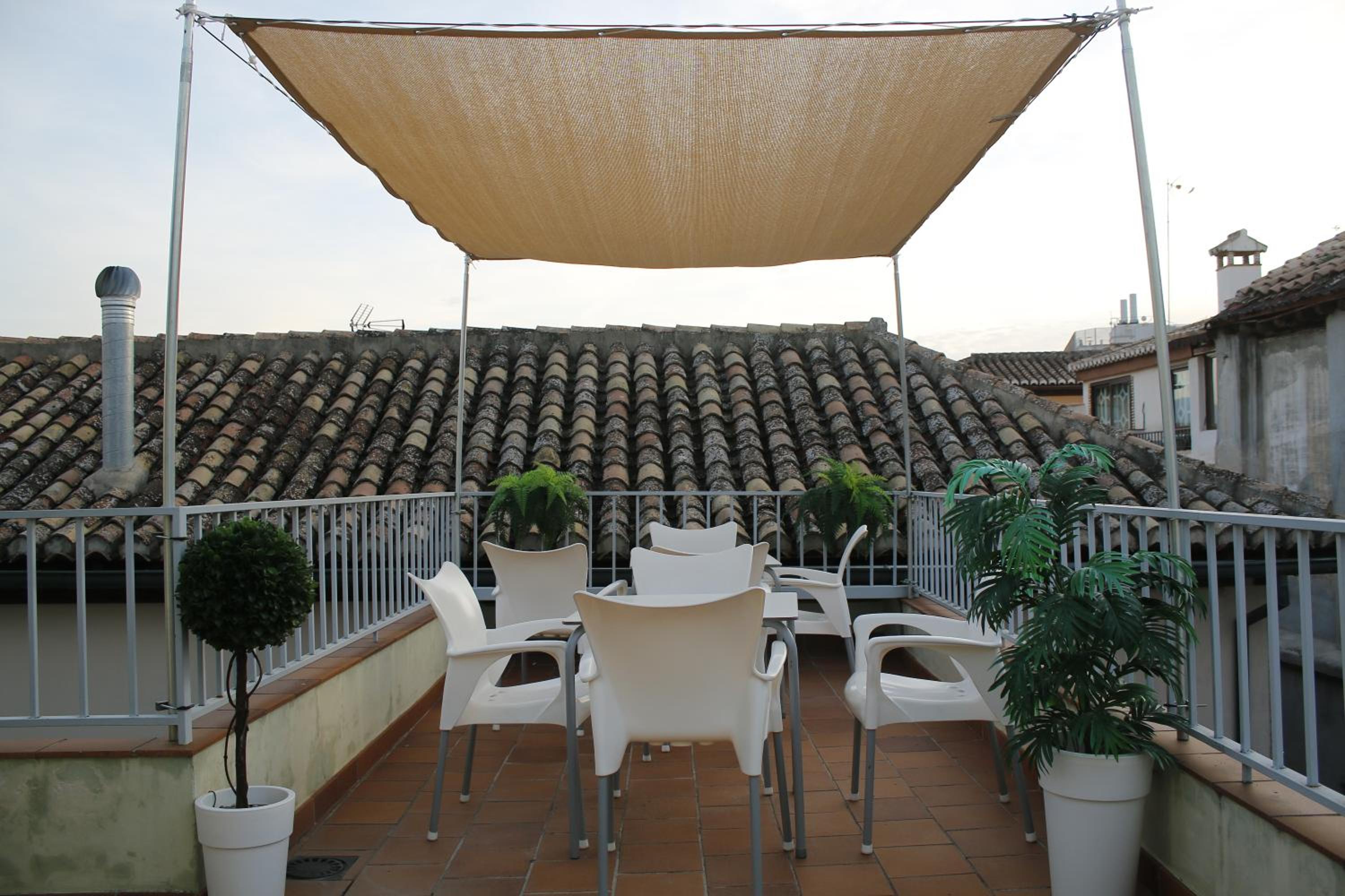 Laurel Suites Apartments