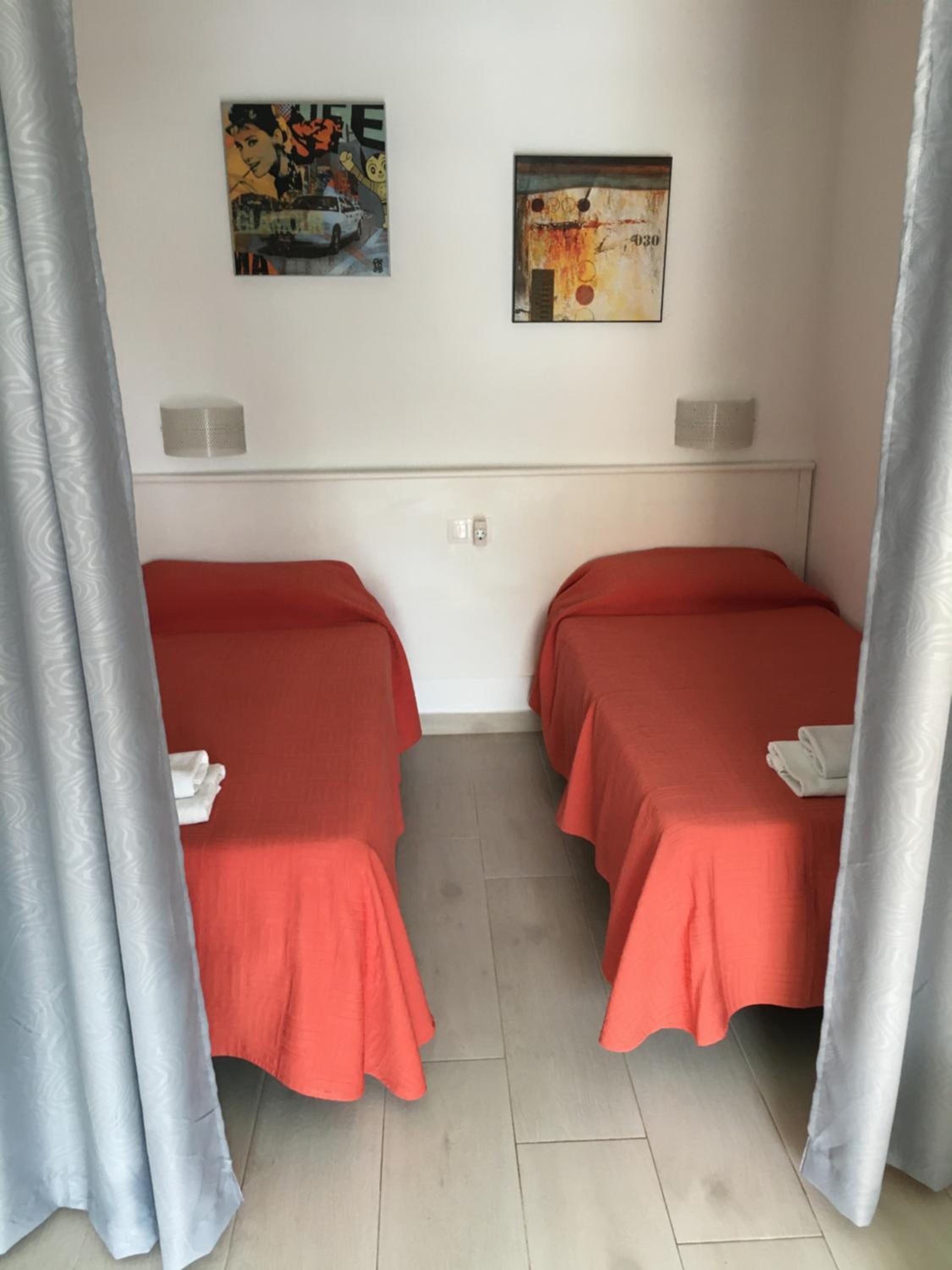 BERMUDAS-TURIS Apartamentos